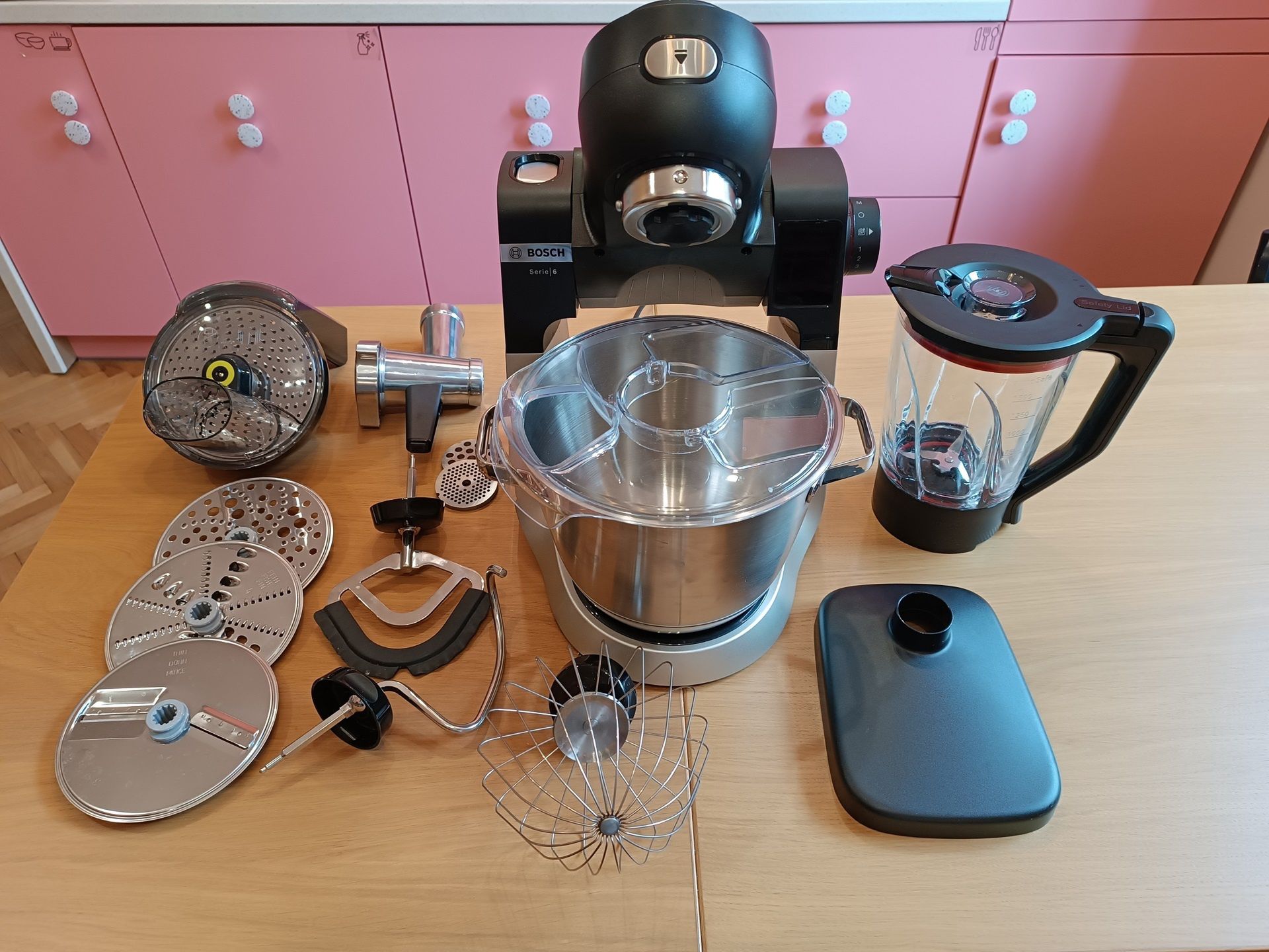 Test robota planetarnego Bosch Serie 6 MUMS6ZS38