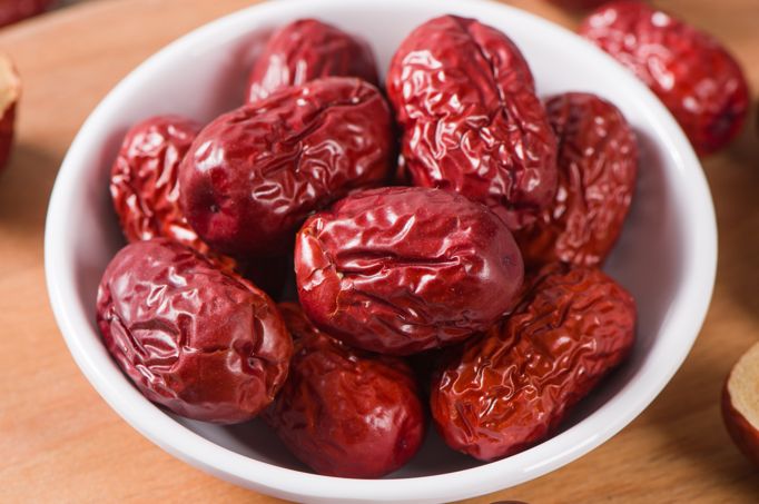 Wygląda niepozornie, a to prawdziwy skarb. Potężne wparcie dla mózgu i nadwyrężonej wątroby