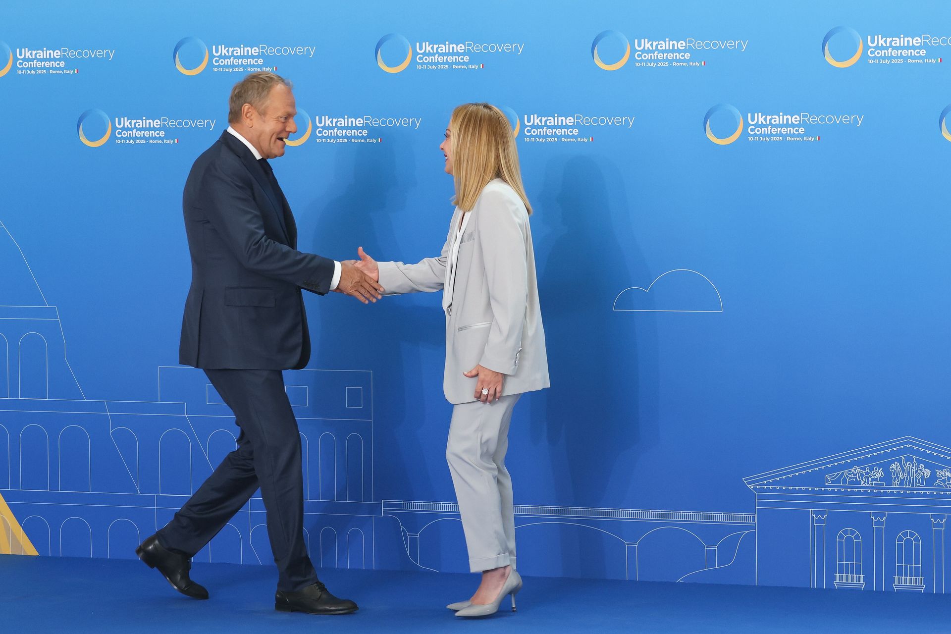 Premier w Rzymie. Trwa tam konferencja na rzecz odbudowy Ukrainy