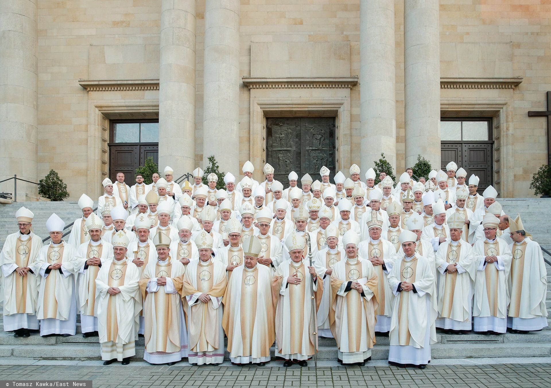 Wotum nieufności wobec Episkopatu [OPINIA]