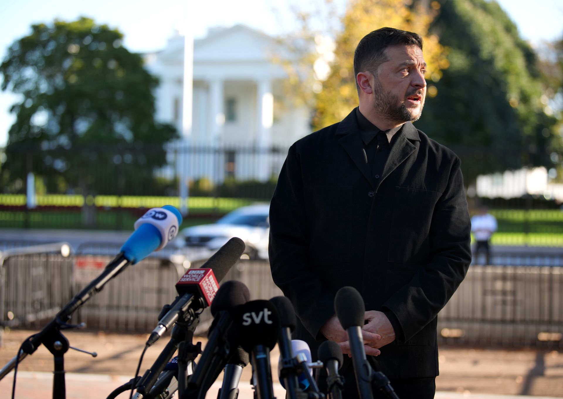 Tylko Zełenski wyszedł do dziennikarzy. Oto co napisał Trump