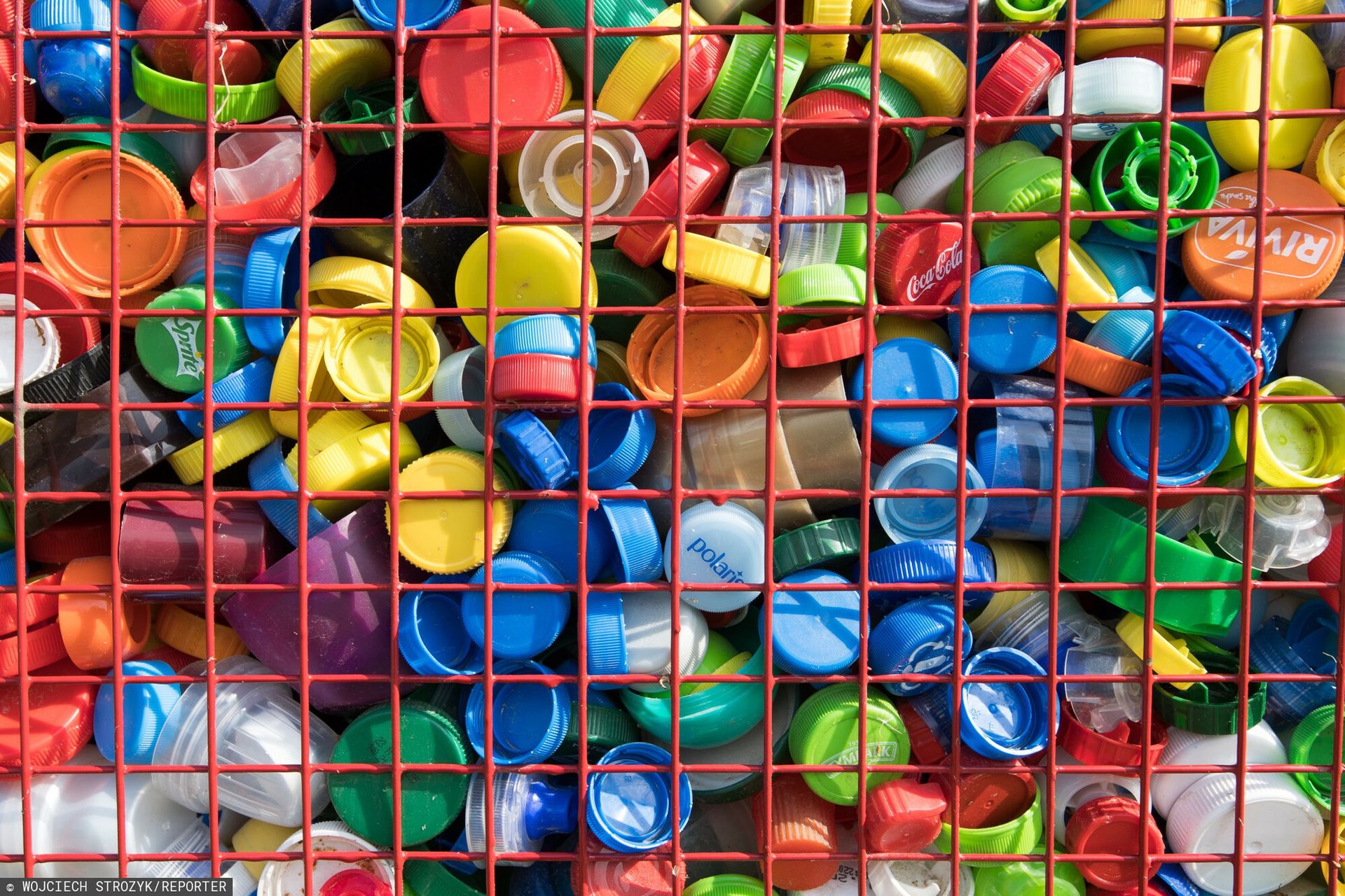 Recykling to fikcja? Mniej niż 10 proc. nowego plastiku pochodzi z "odzysku"