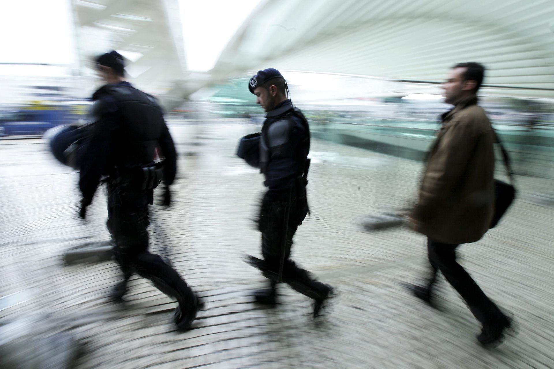 Szok w Portugalii. Policjanci gwałcili i torturowali zatrzymanych