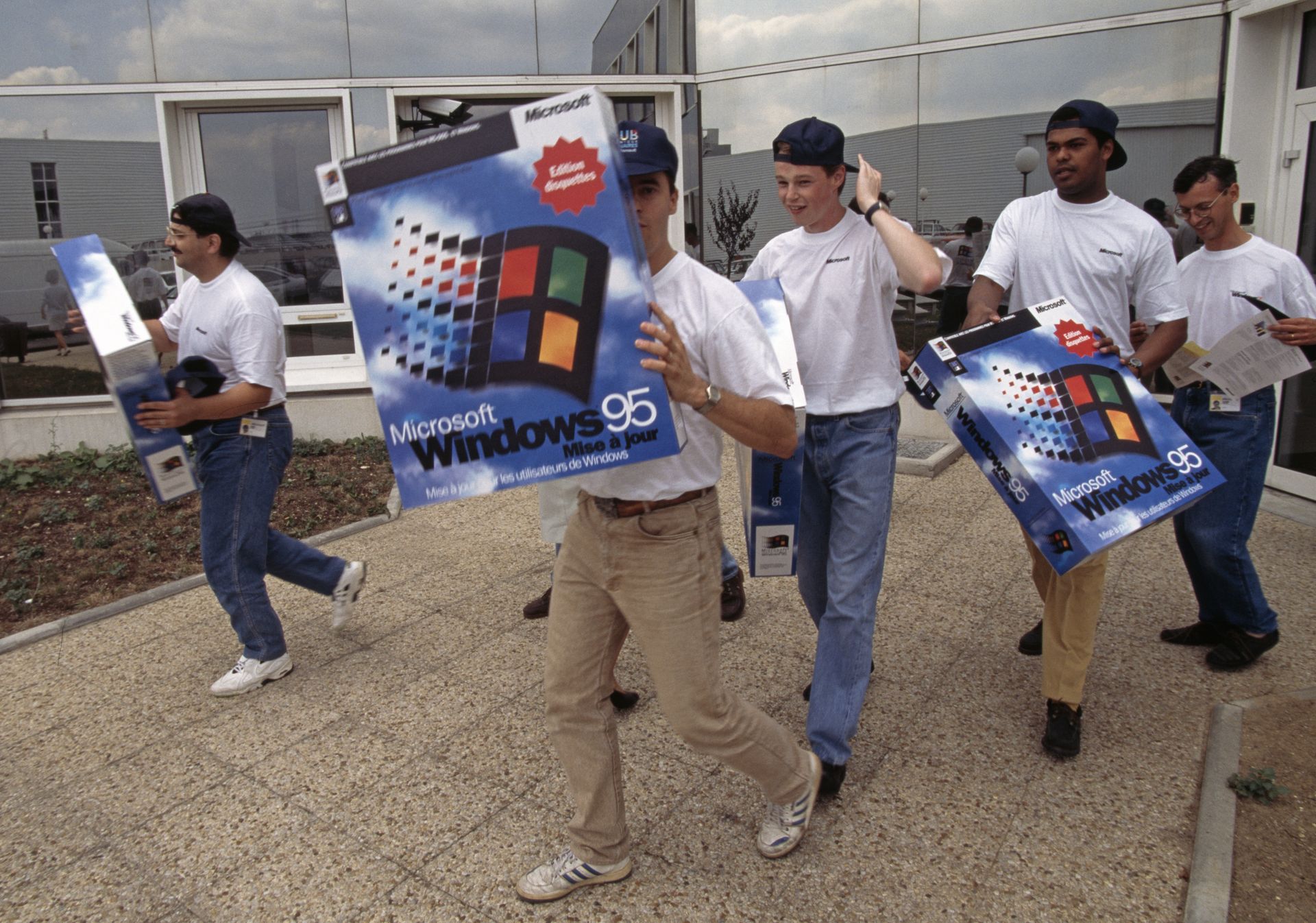 Windows 95 nie oszczędzał energii CPU. Wyjaśnia ekspert Microsoftu