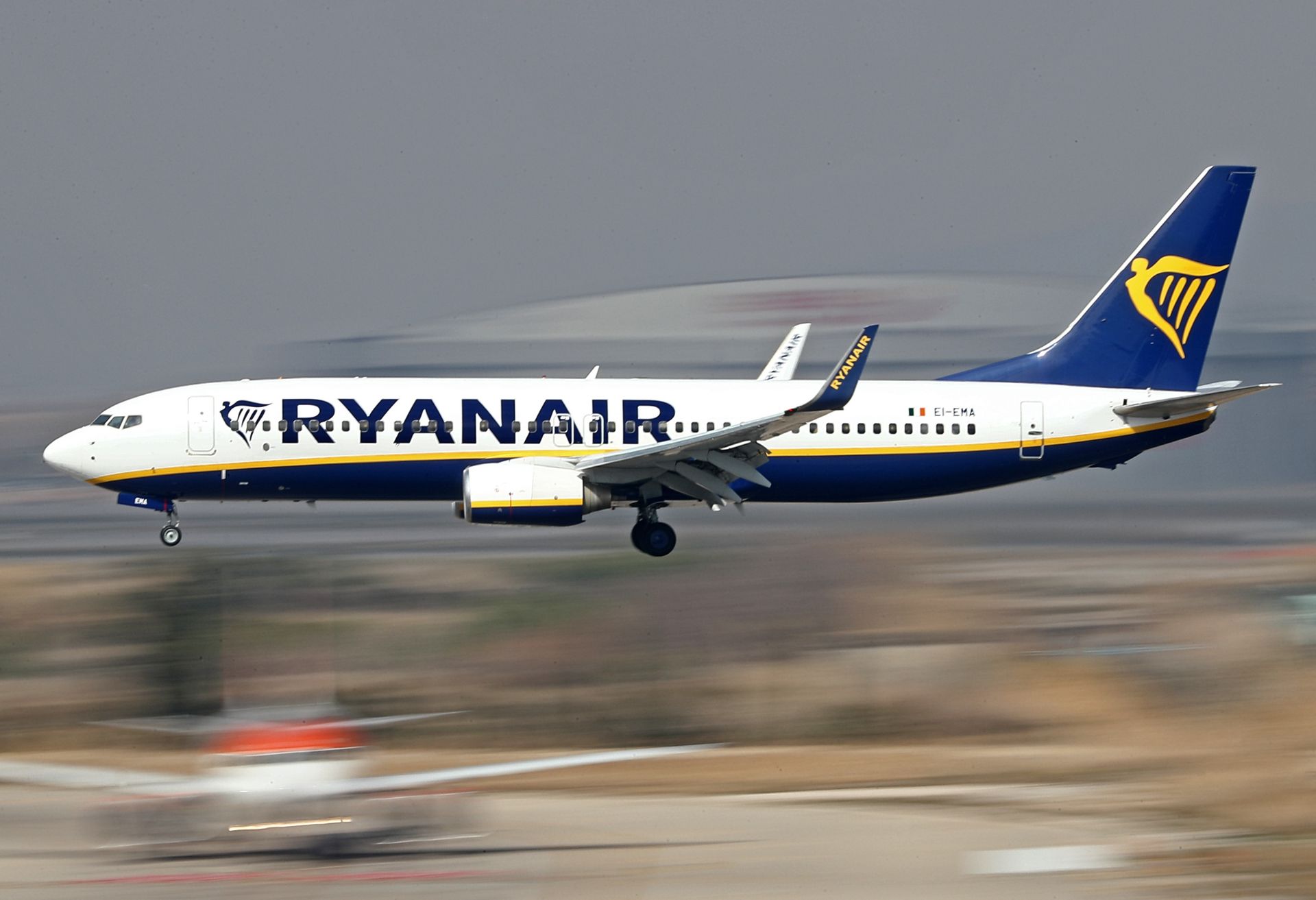 Silne turbulencje i awaryjne lądowanie samolotu w Niemczech. Są ranni