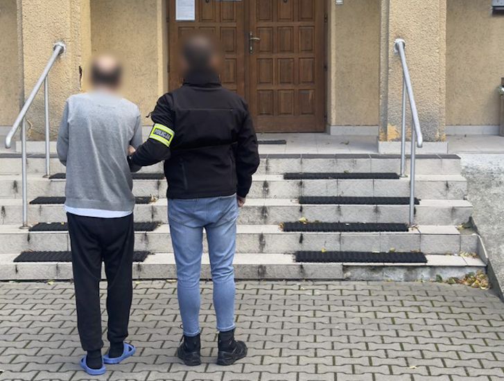 Groził lekarce z Krakowa. Przyniósł do szpitala trzy noże