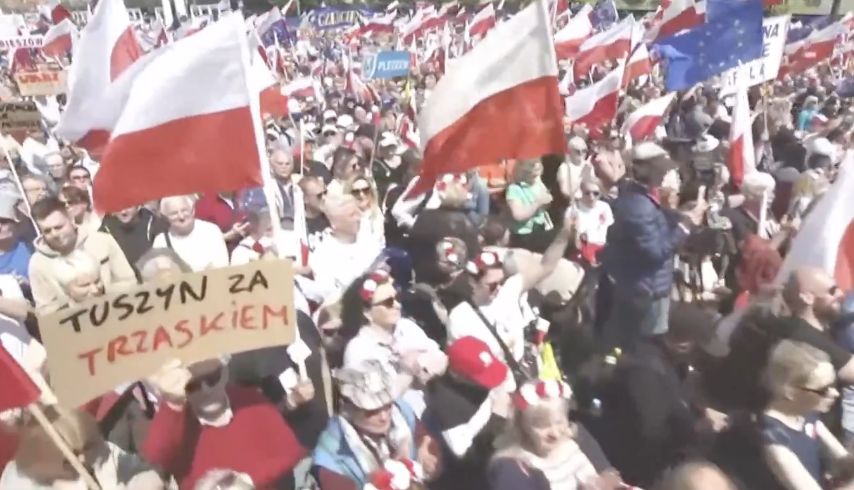 Dwa duże marsze w Warszawie. Policja wydała komunikat