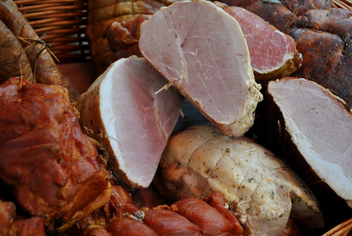 Tak już w sklepie rozpoznasz dobrą wędlinę. Ekspertka zdradza sposób