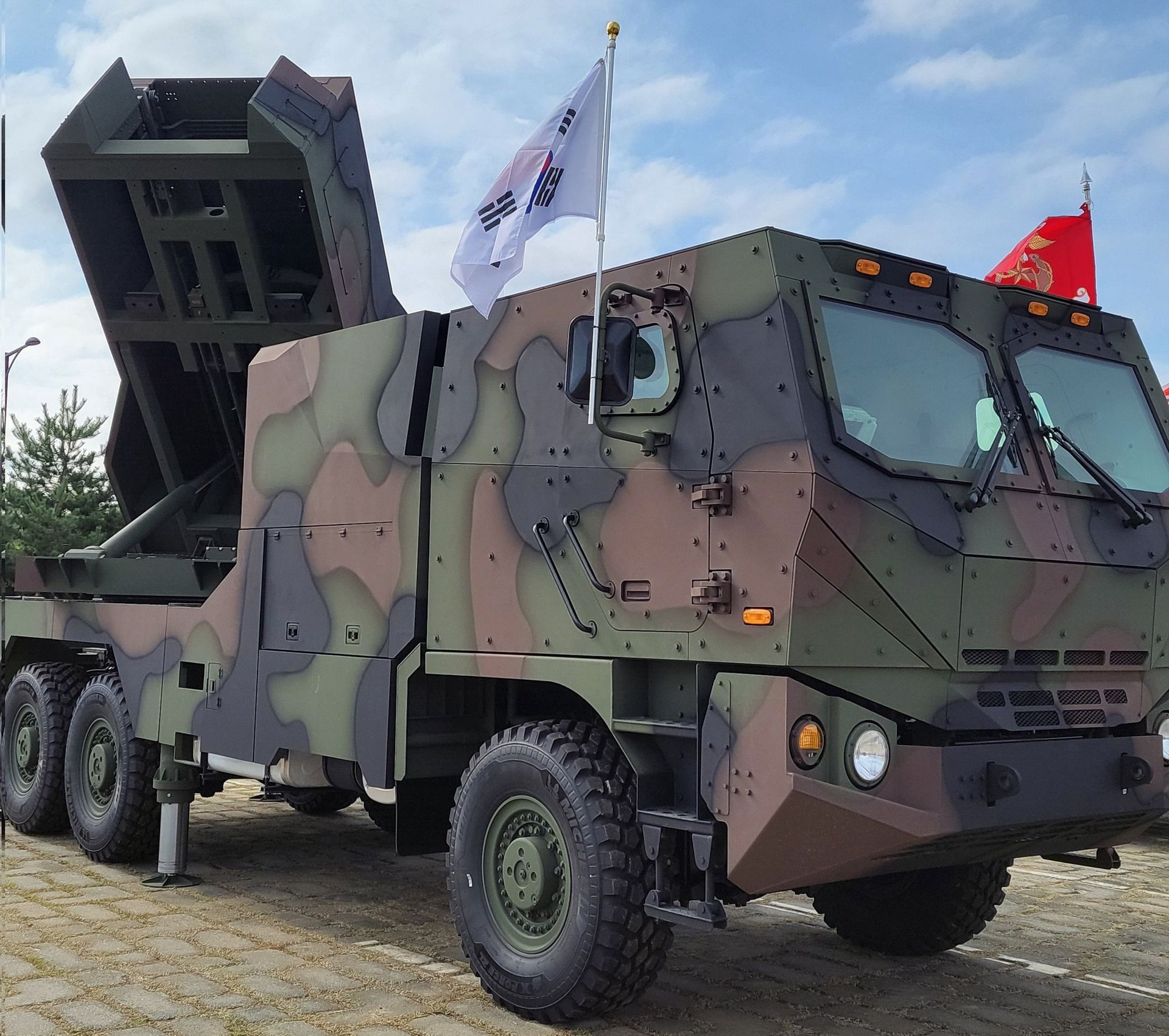 Korea pokazała system rakietowy HPRS. Ma strzelać unikatowymi pociskami