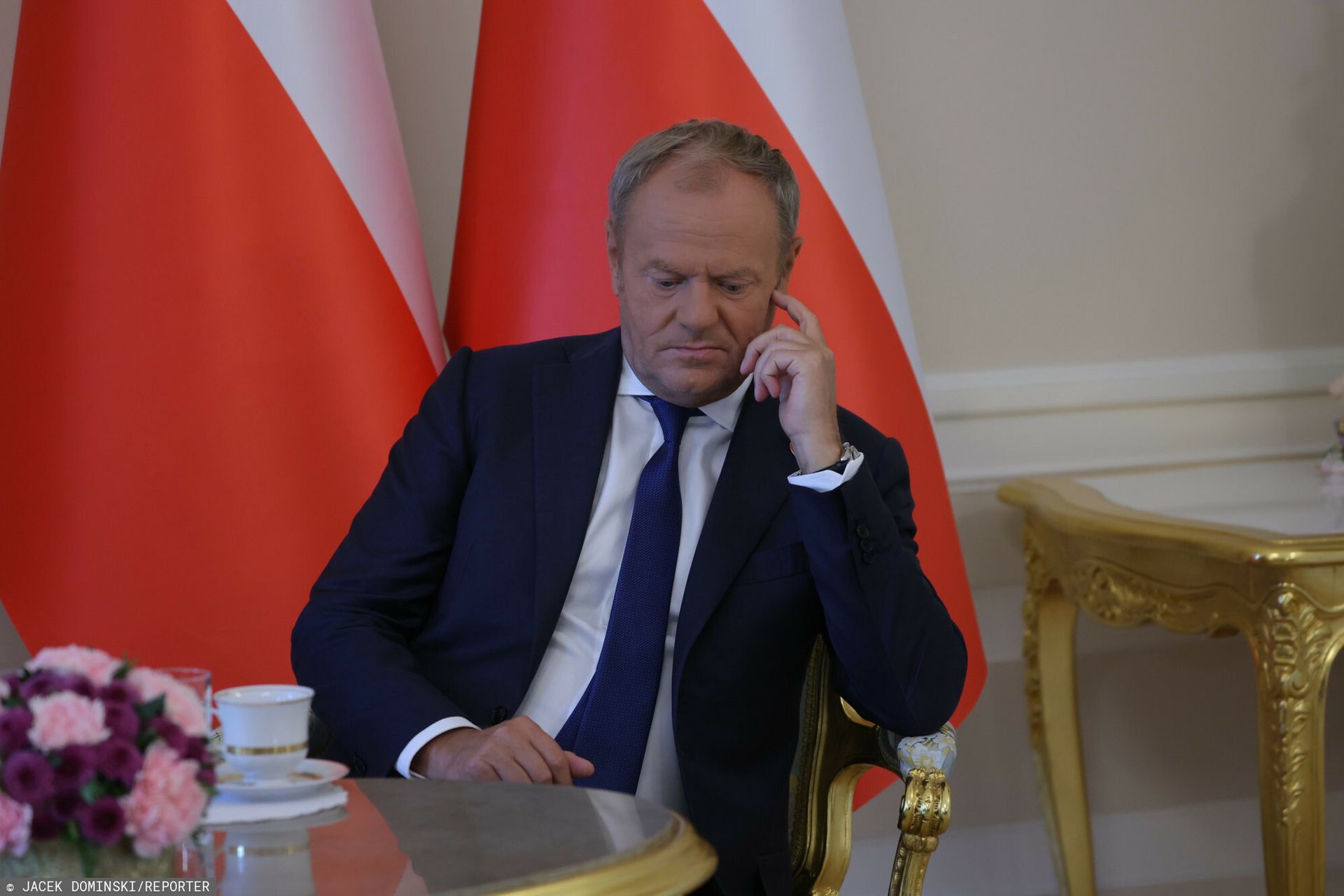 Tusk musiał poczekać. Wymowne zdjęcia z Pałacu