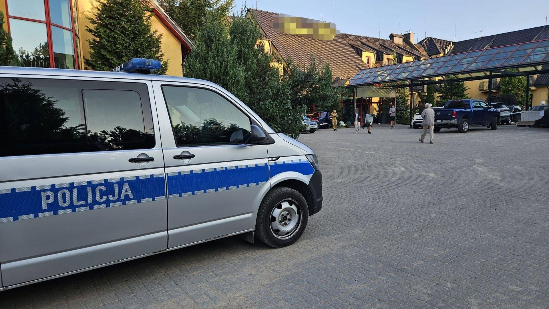 Uszkodzona ściana w hotelu. Ponad 200 osób ewakuowano w Olsztynie