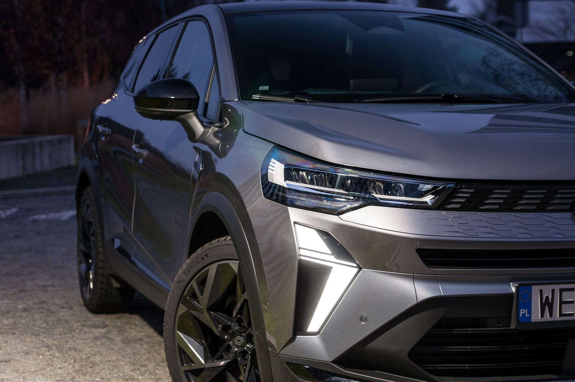 Renault Captur i Symbioz z nową hybrydą 1.8. Wiemy, ile trzeba zapłacić