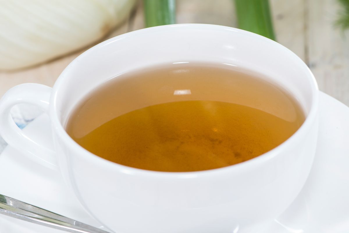 Zalej wrzątkiem i wypij. Brzuch nie będzie już dłużej jak nadmuchany balon