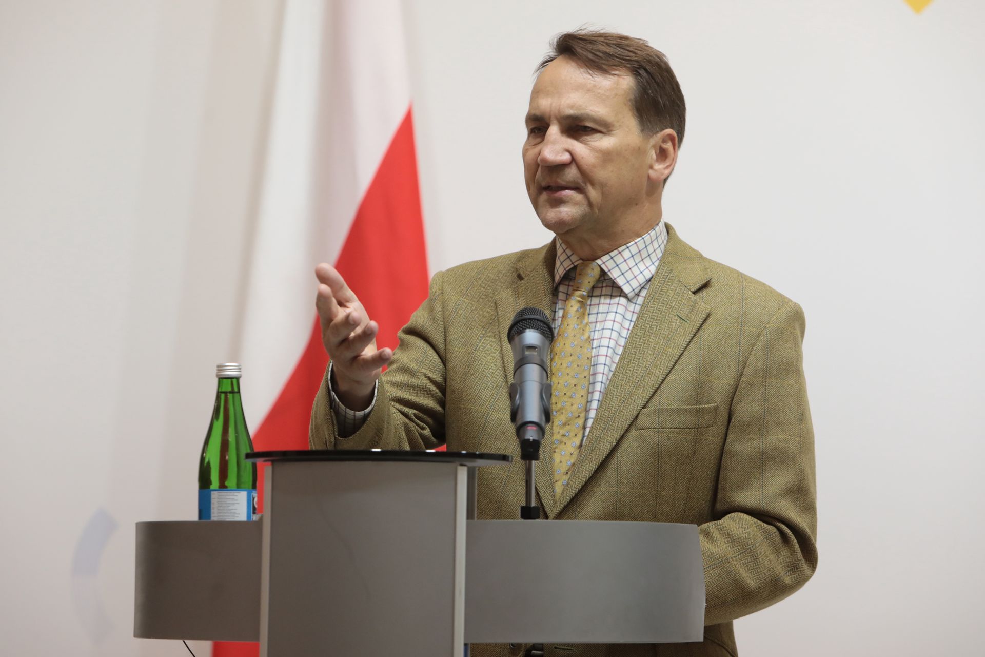 Sikorski z nowym stanowiskiem? "Donald stawia na szefa MSZ"