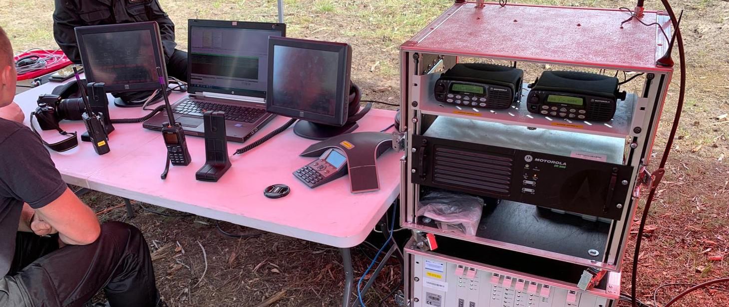 Systemy łączności w polskich służbach zawodne. Narażone na podsłuch