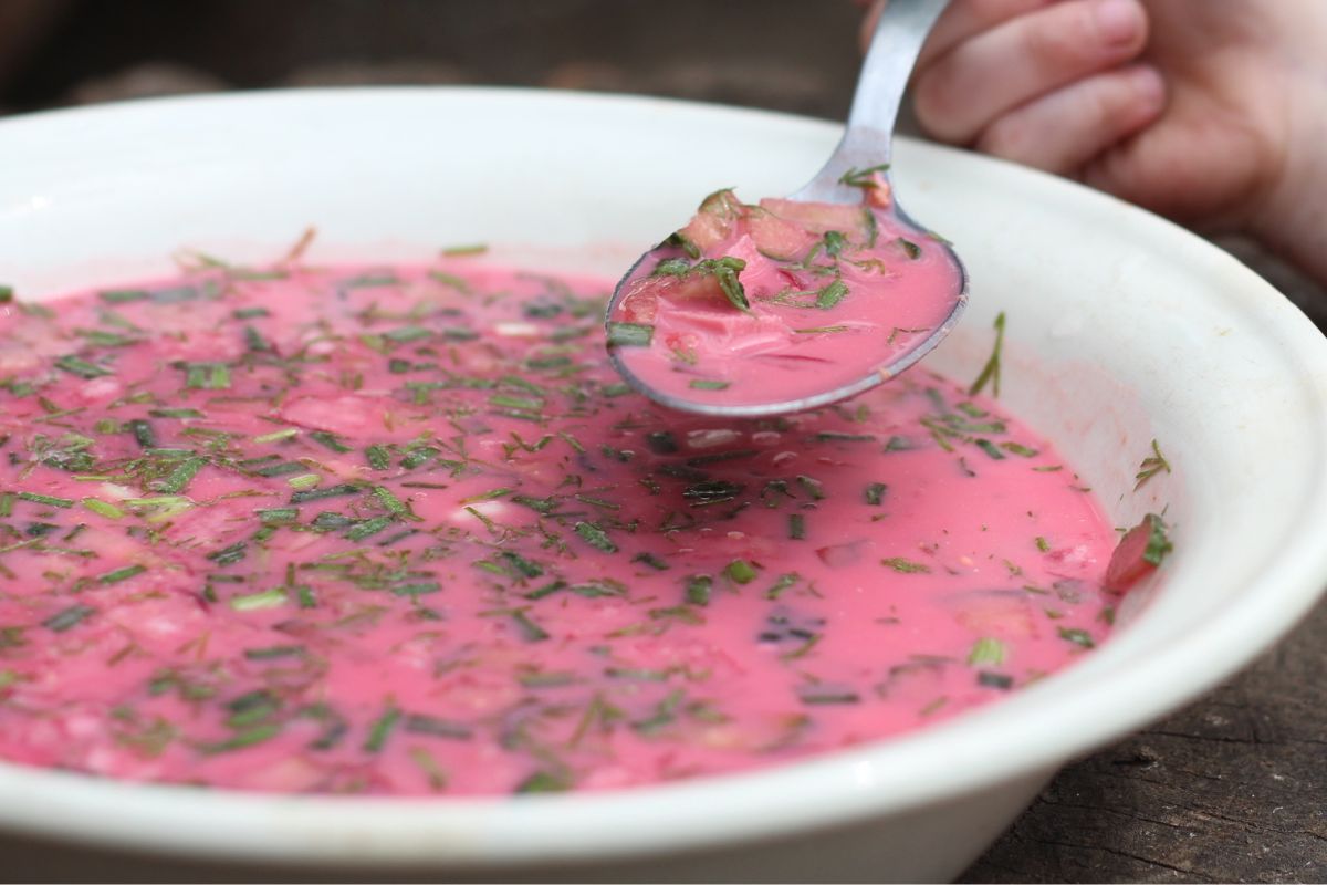 Botwinkę gotuj tylko w ten sposób. Zachowa piękny kolor i większość wartości