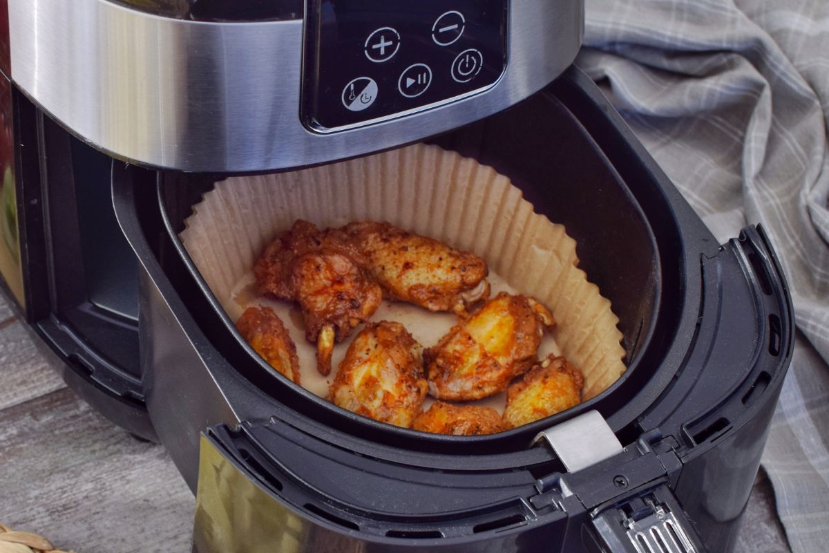 Mięso z air fryera. Będzie suche jak wiór, jeżeli popełnisz ten błąd