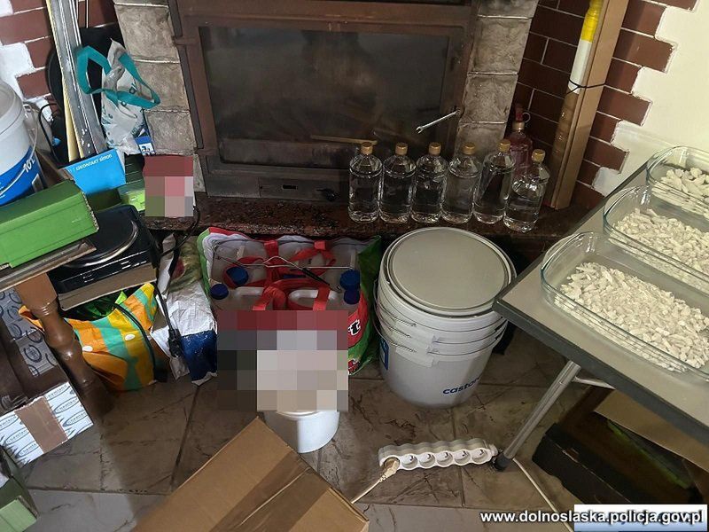 43 kg narkotyków. Nalot policji na laboratorium