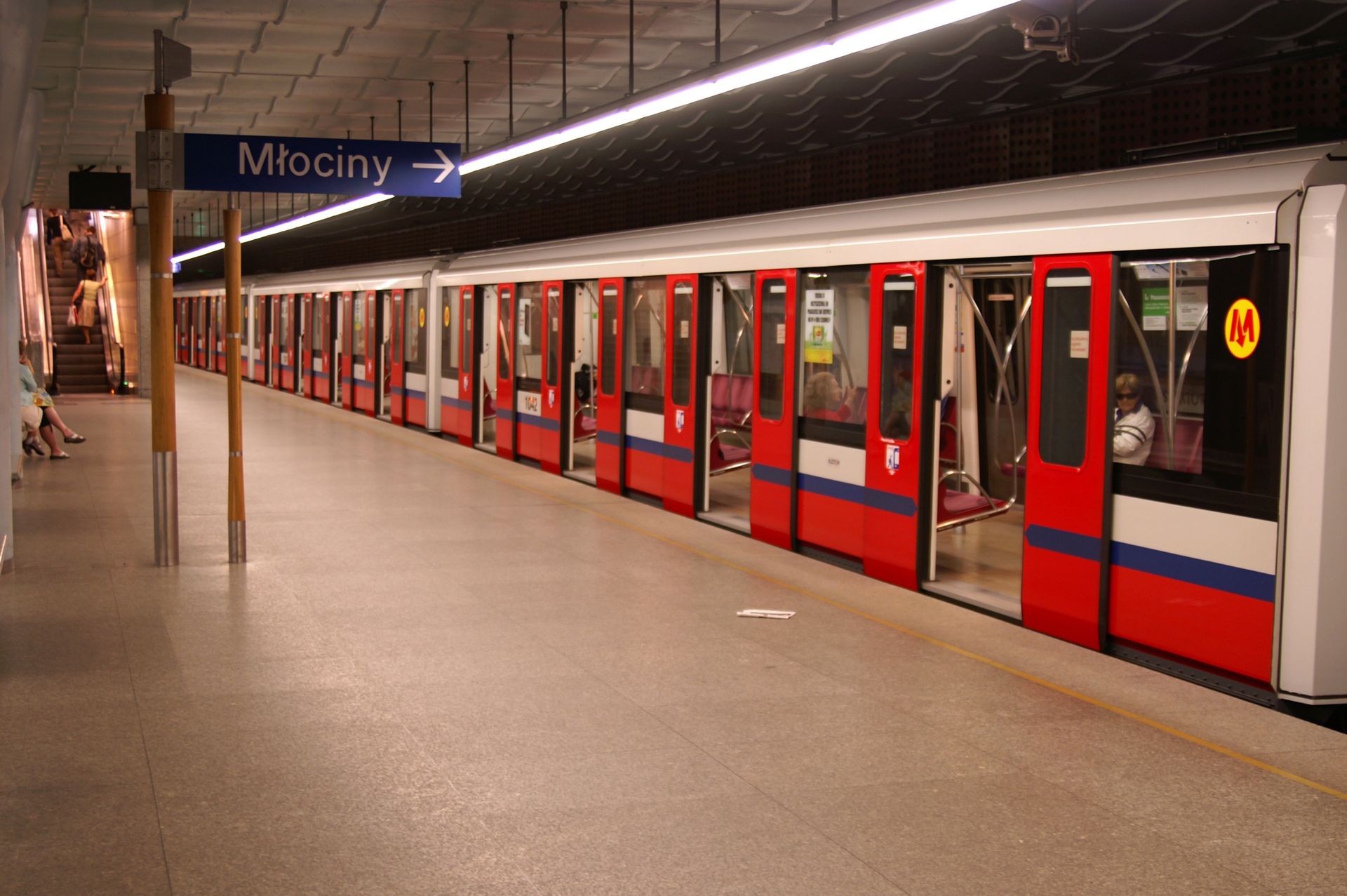 Wypadek na stacji metra. Cztery stacje zamknięte