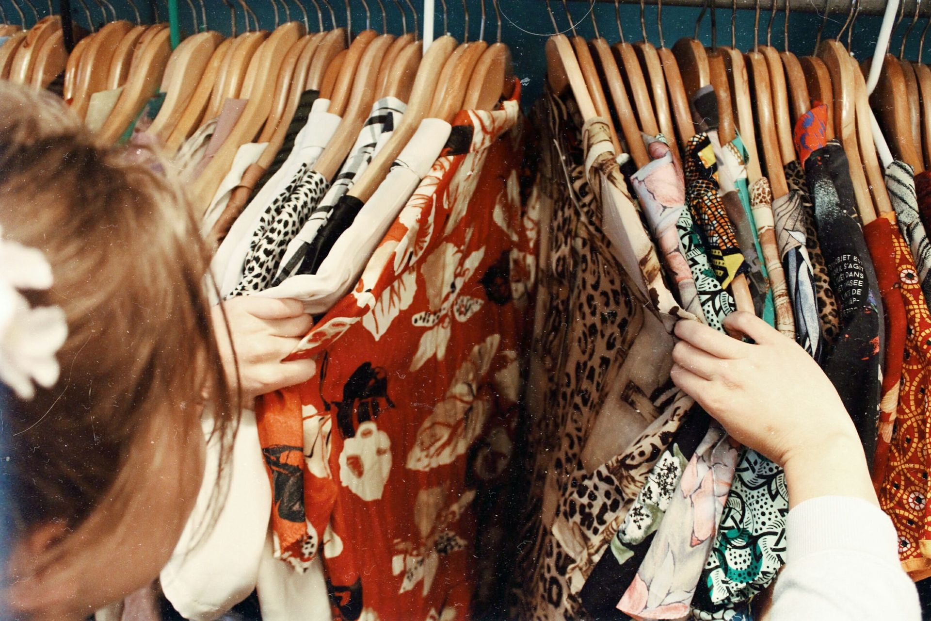 Shein pod lupą UE. Platformę oskarżono o manipulowanie klientami