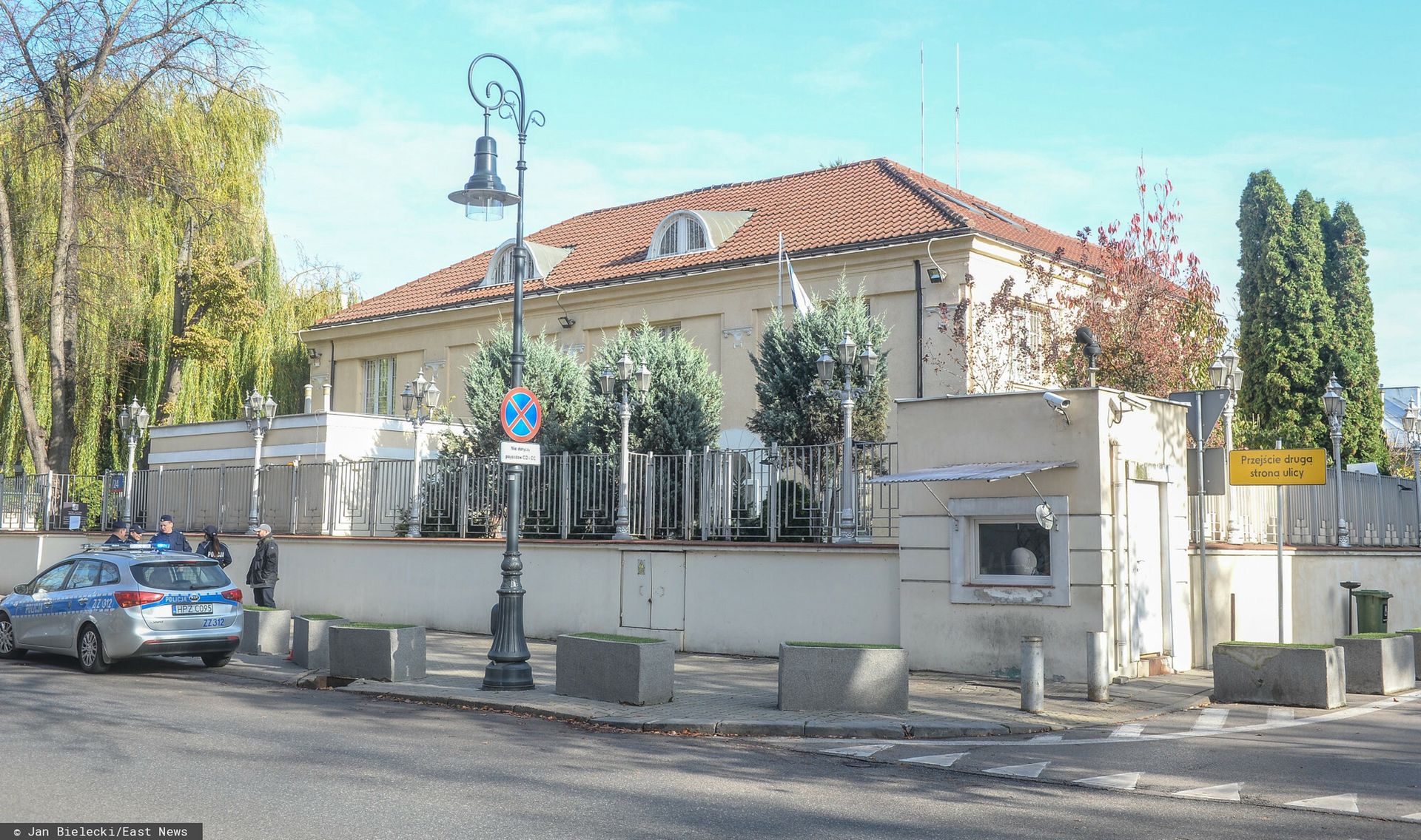 Izrael zamyka ambasady na całym świecie
