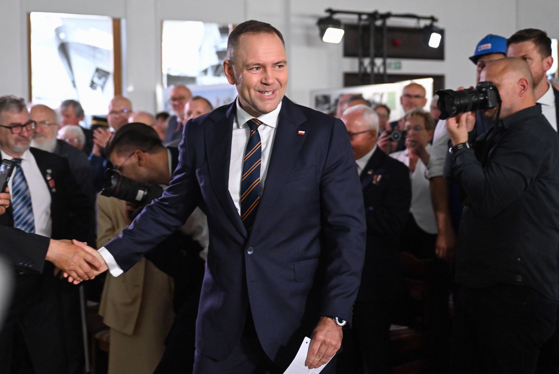 "Jest w tym coś kuriozalnego". Komentował kwestię wizyty Nawrockiego