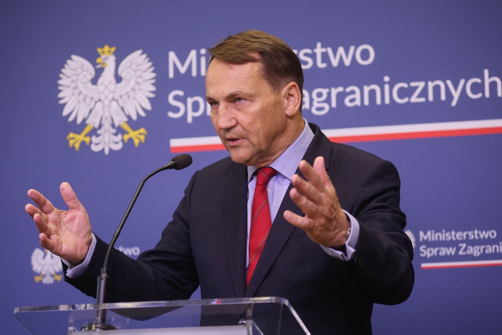 Klęska koalicji rządzącej. Sikorski uderza. "Szemrane kryptoprawice"