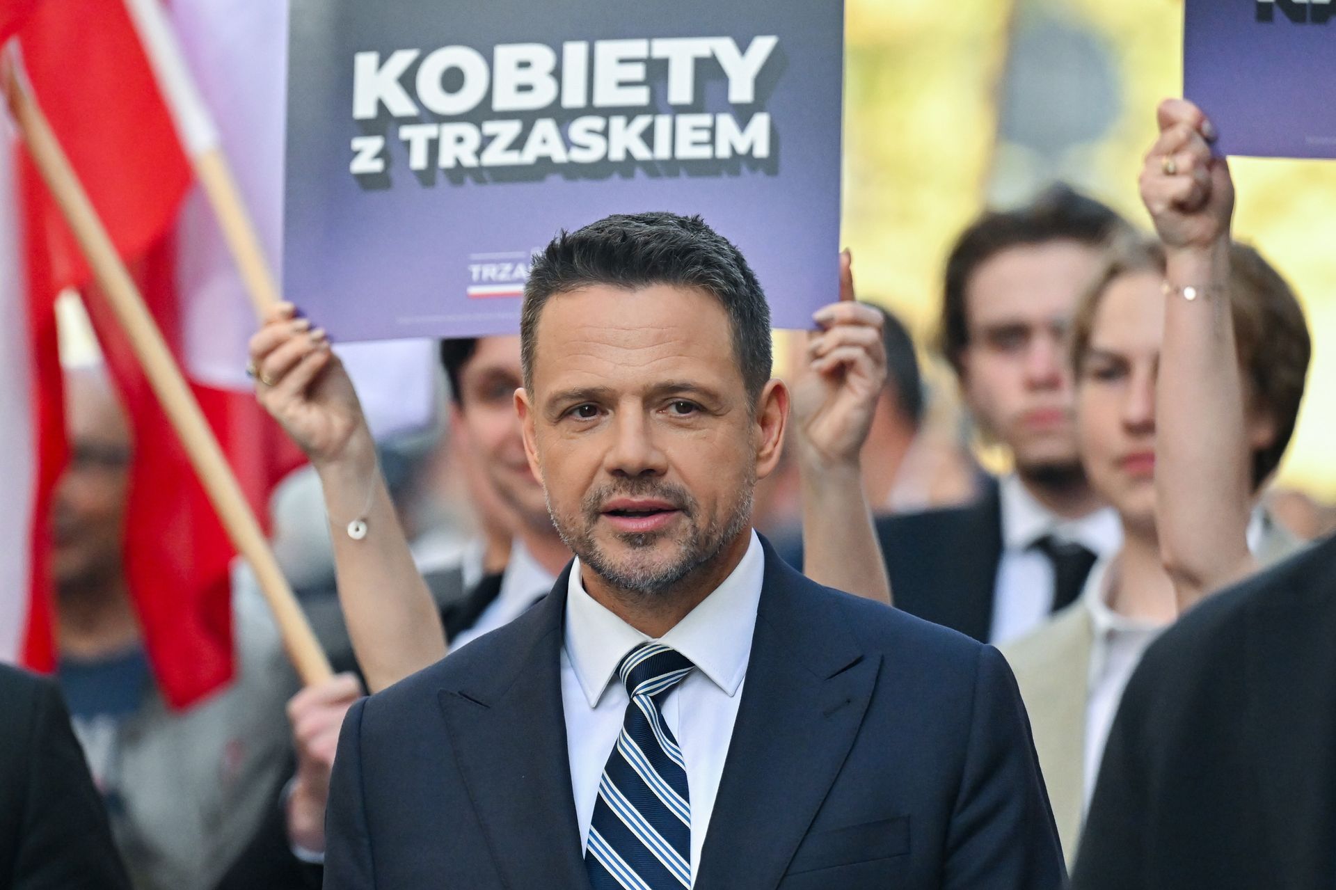 Wpłaty na kampanię. Gospodarz i Nawrocki liderami