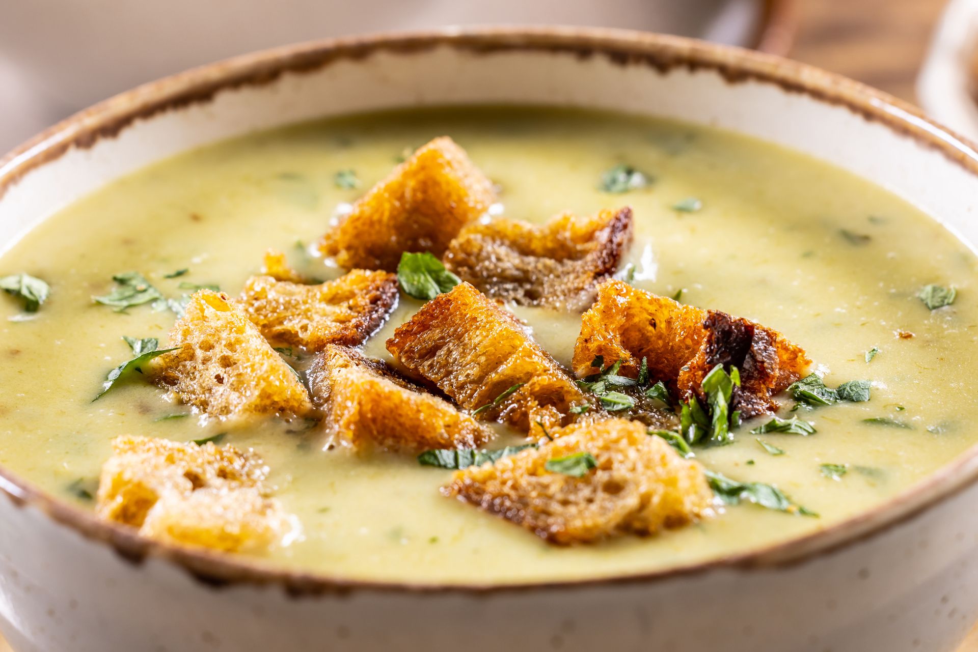 Nazwa tej zupy przeraża. Jednak każdy, kto jej skosztuje, chwali smak