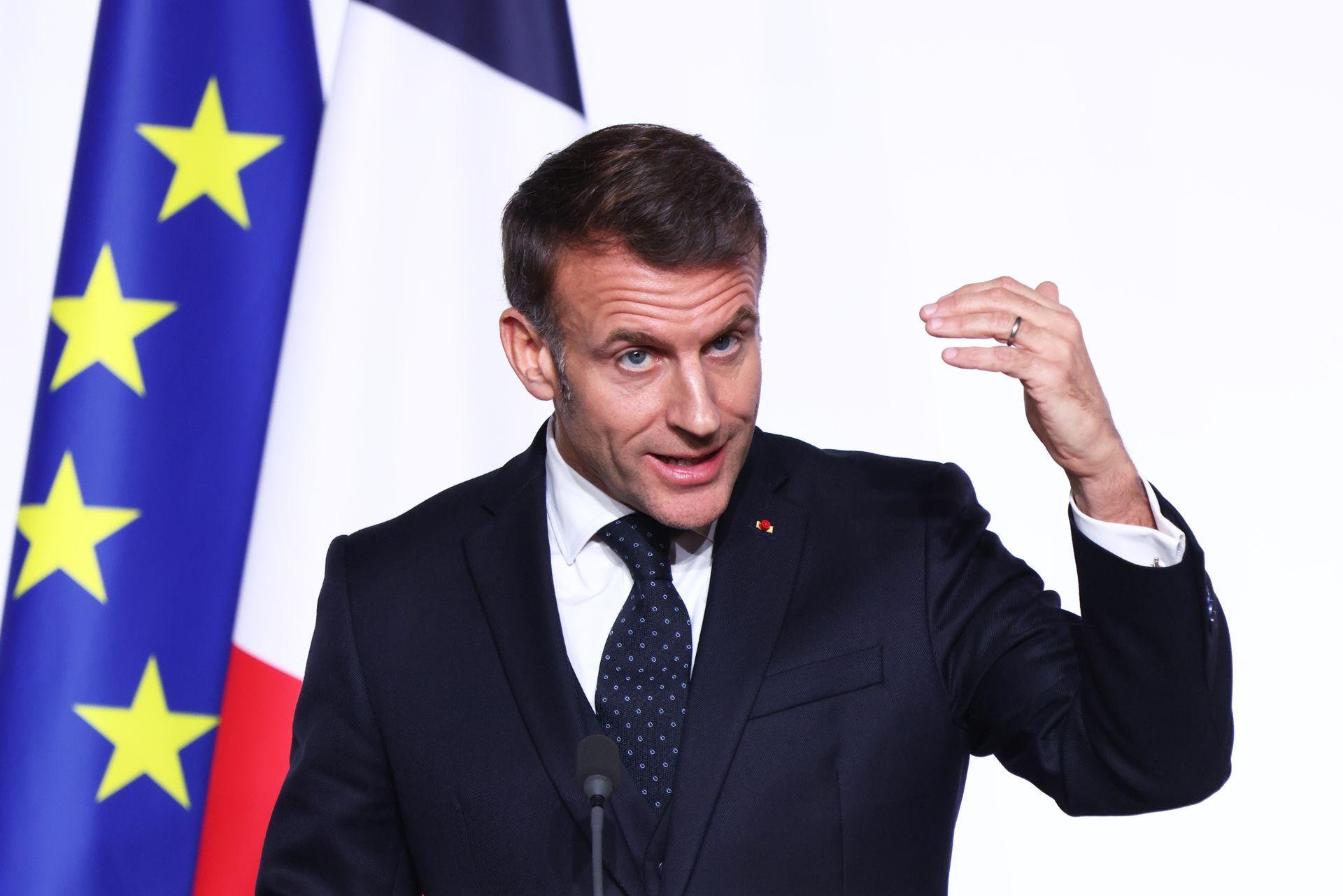 Macron zdecydował. Tak odpowie na zaproszenie Trumpa
