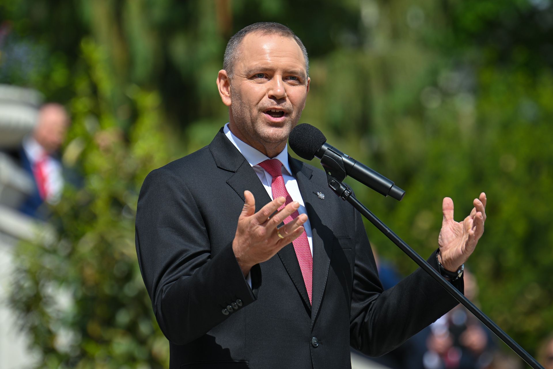 Polacy zmiażdżyli pytania referendalne Nawrockiego. Jest sondaż