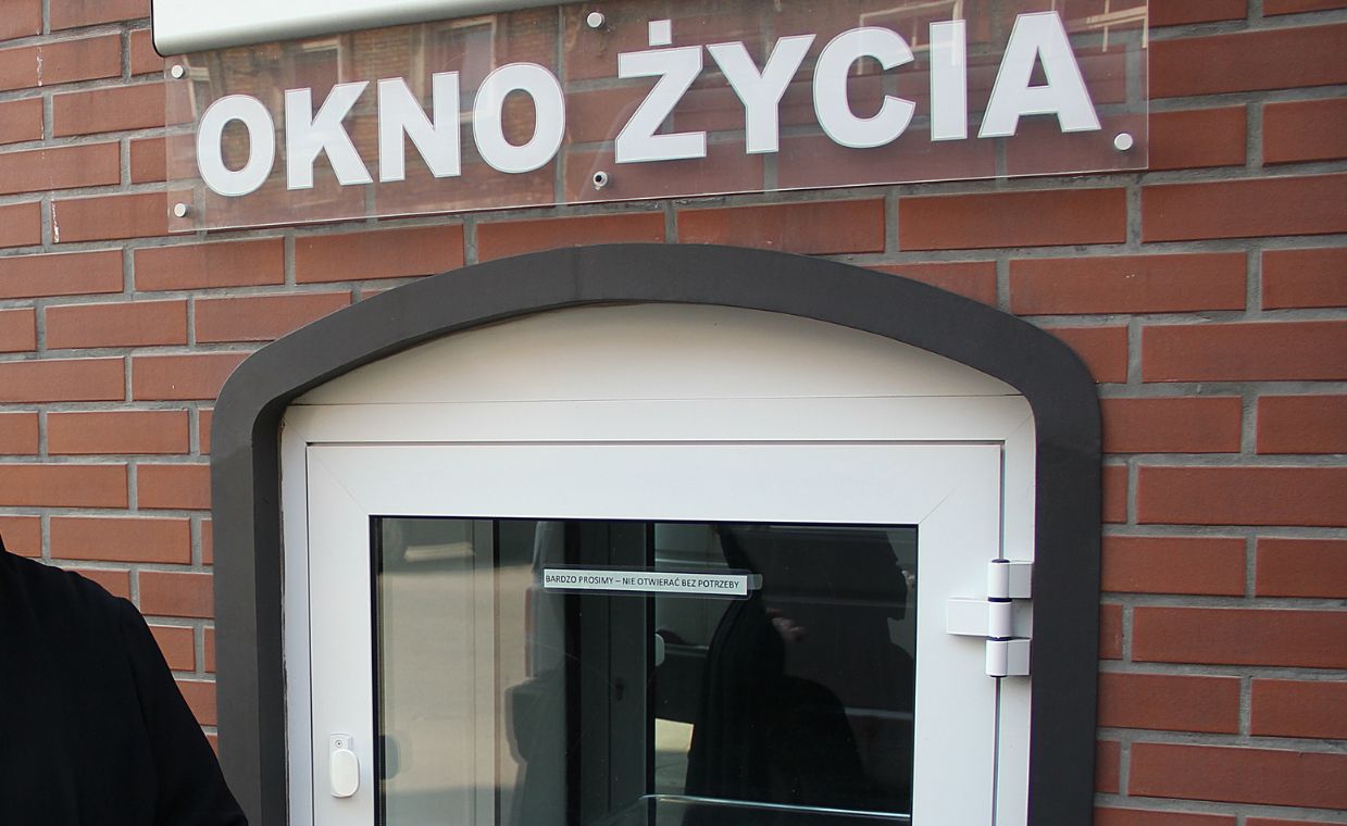 Dziecko w oknie życia we Wrocławiu. Była w nim kilkudniowa dziewczynka