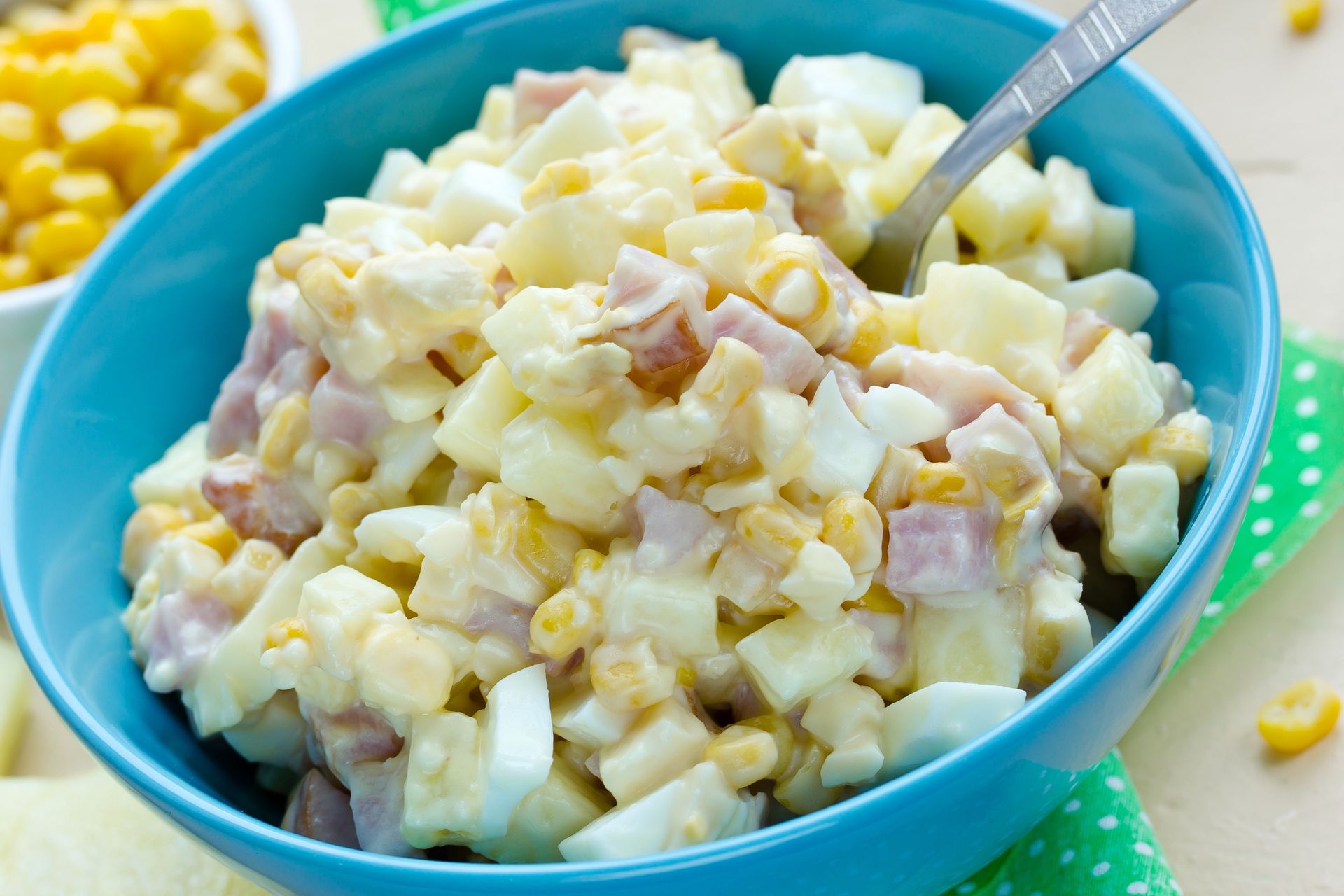 W latach 90. była hitem świąt i rodzinnych uroczystości. Może konkurować choćby z jarzynową