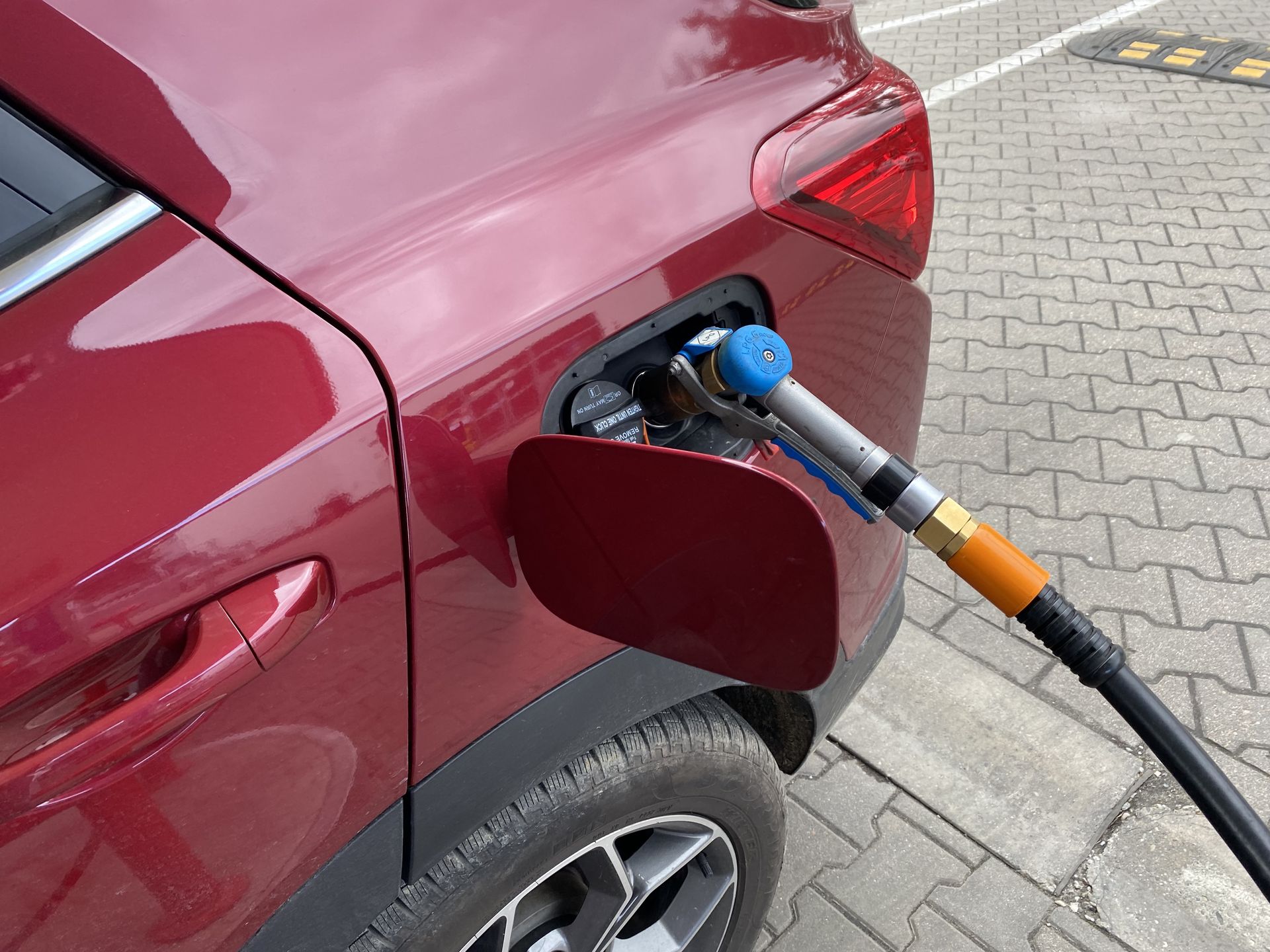 Ceny paliw w Polsce. Za tyle zatankujesz 17 kwietnia 2025 r.