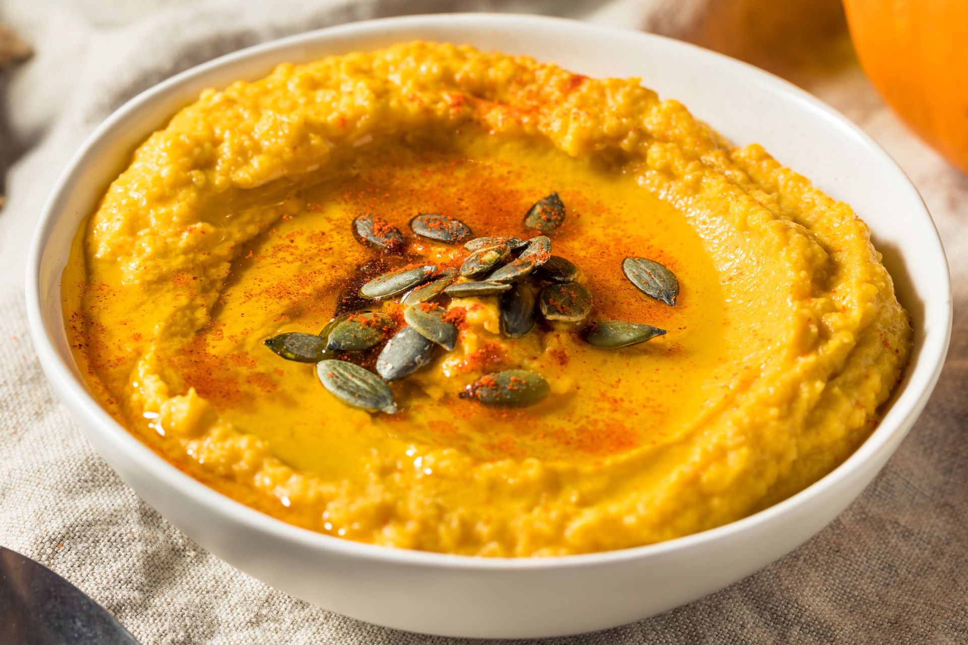 Sezonowe warzywo wrzucam do blendera. Pasuje do pieczywa lepiej niż masło czy hummus