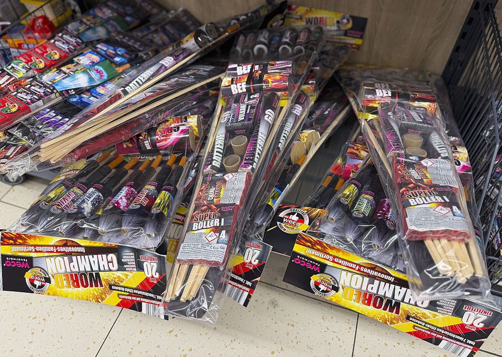 Nawet 5 tys. zł za puszczanie fajerwerków. Za to może ukarać policja