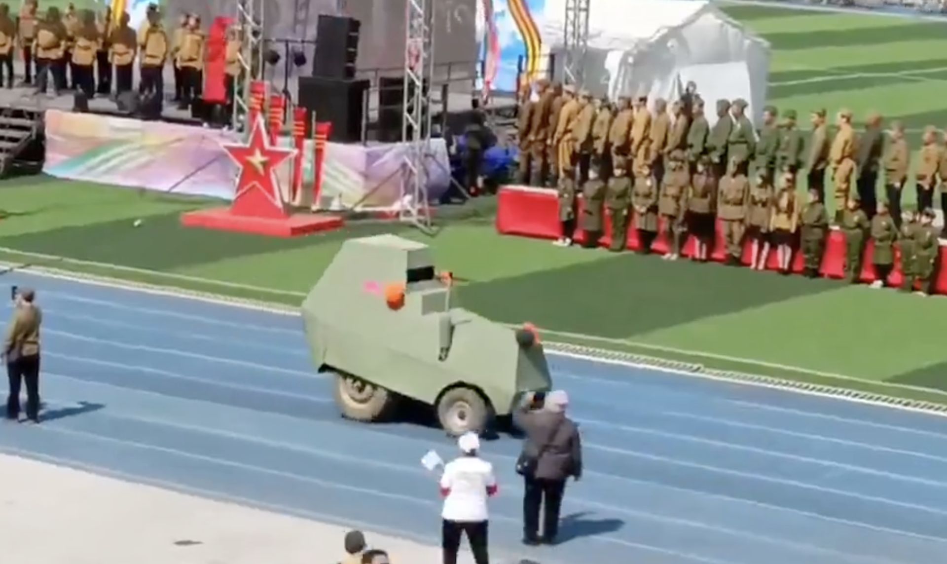 Kuriozalne obrazki w Rosji. Tak wyglądała parada na Syberii