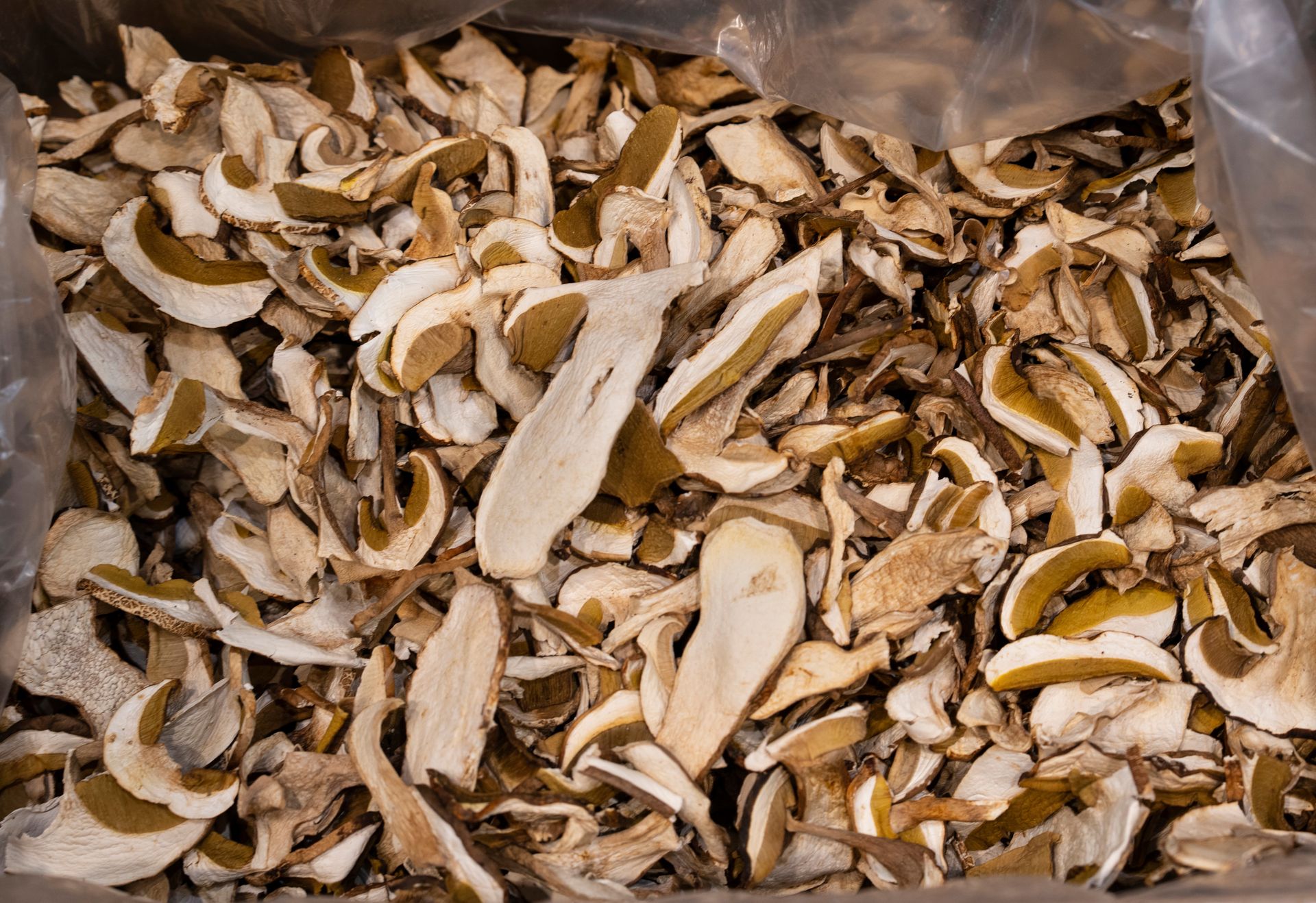 Mole nie zjedzą twojego zapasu suszonych grzybów. Ten trik podpowiedziała mi babcia