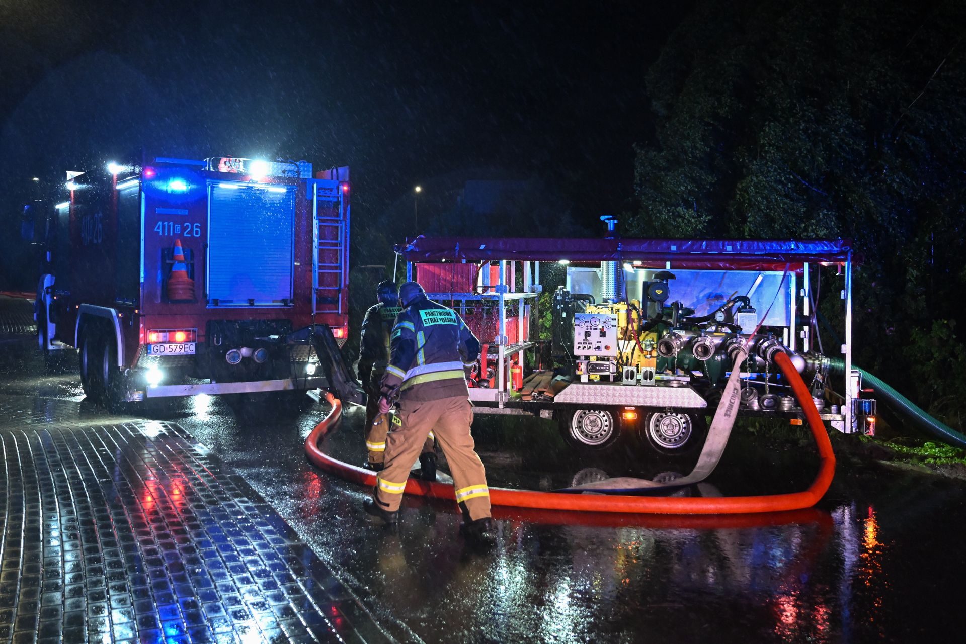 Deszcz daje się we znaki. Ponad 3 tys. interwencji straży pożarnej