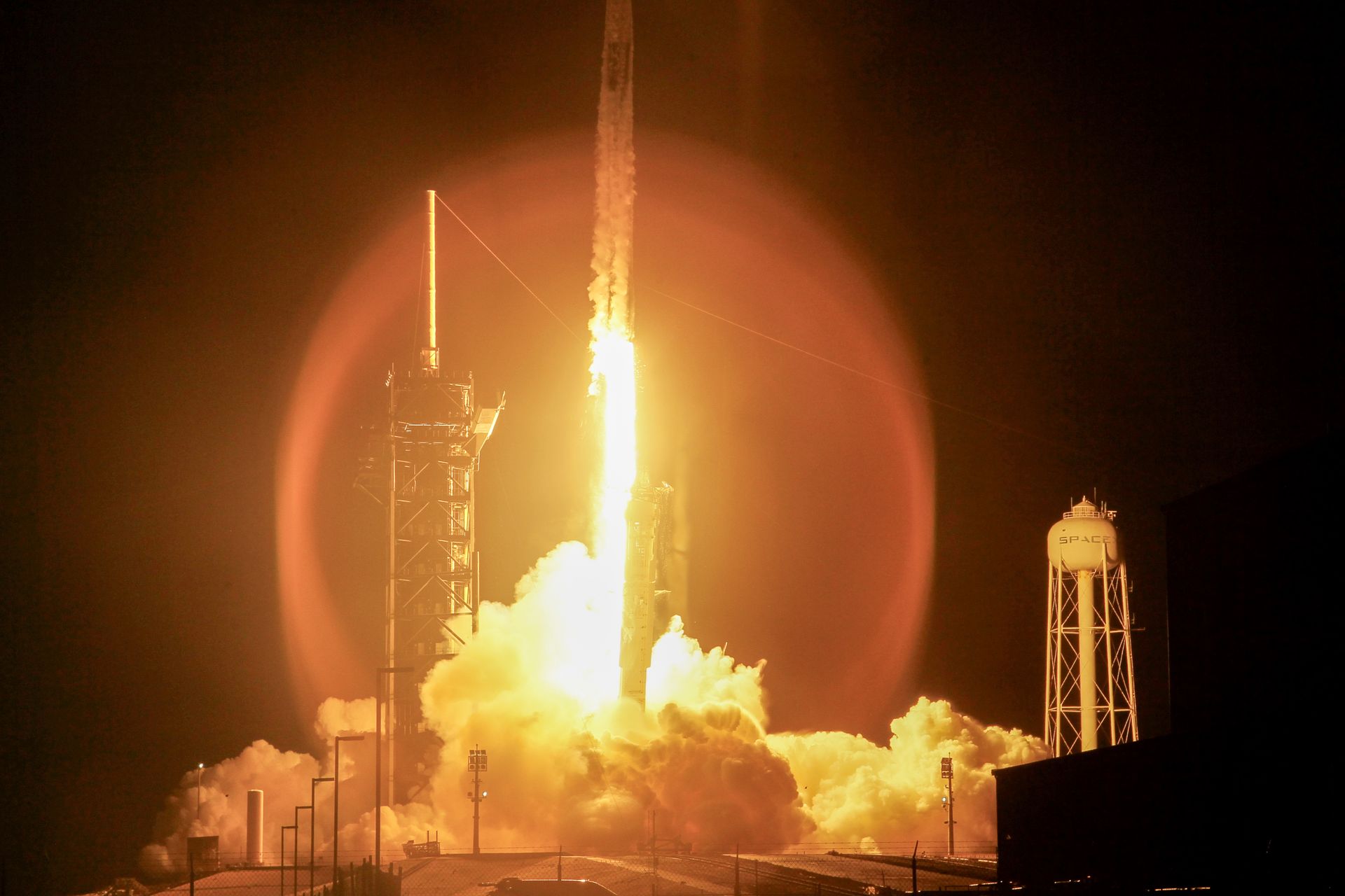 Falcon 9 już nie lata tak często. SpaceX skupia się na Starshipie