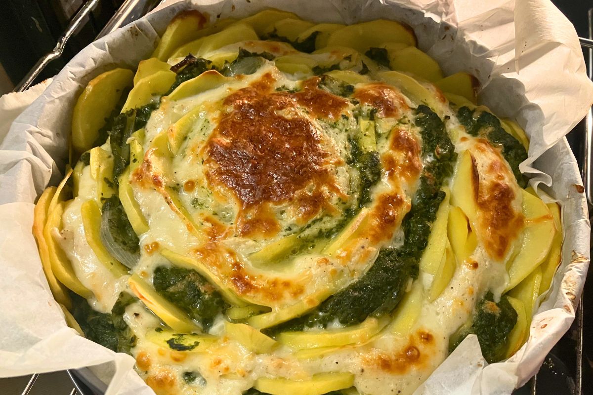 Ułożyłam je inaczej niż zwykle. Z wierzchu ładnie rumiane i zapiekanka nie podeszła wodą