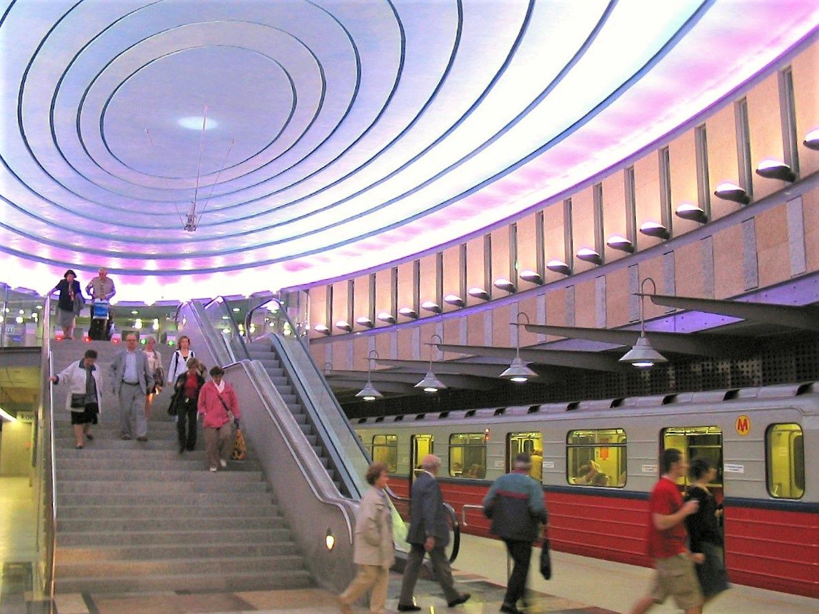 Ströer ma nową umowę z Warszawą na reklamy w metrze