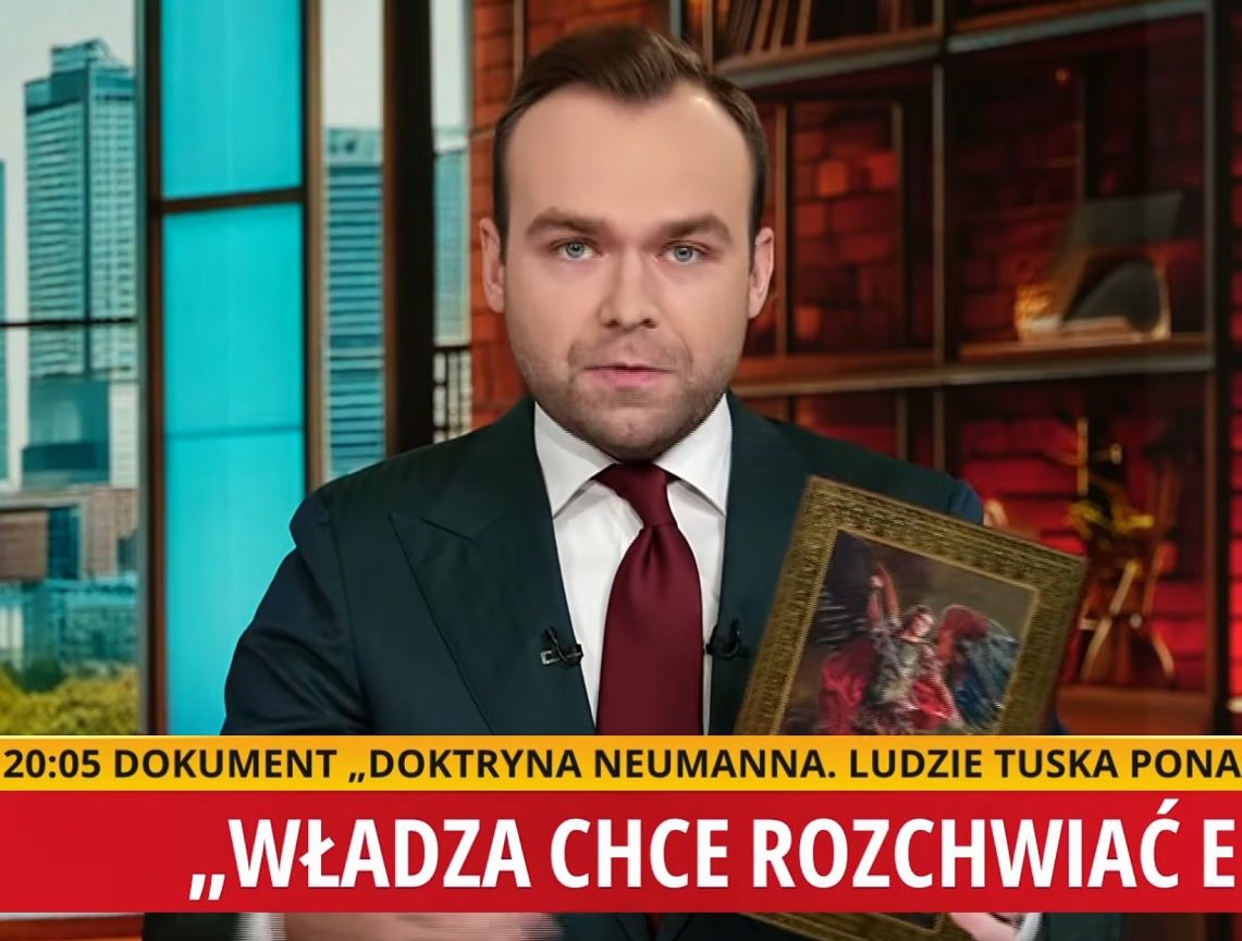 Szef Trybunału z ikoną od dziennikarzy wPolsce24. "Zawiśnie w moim gabinecie"