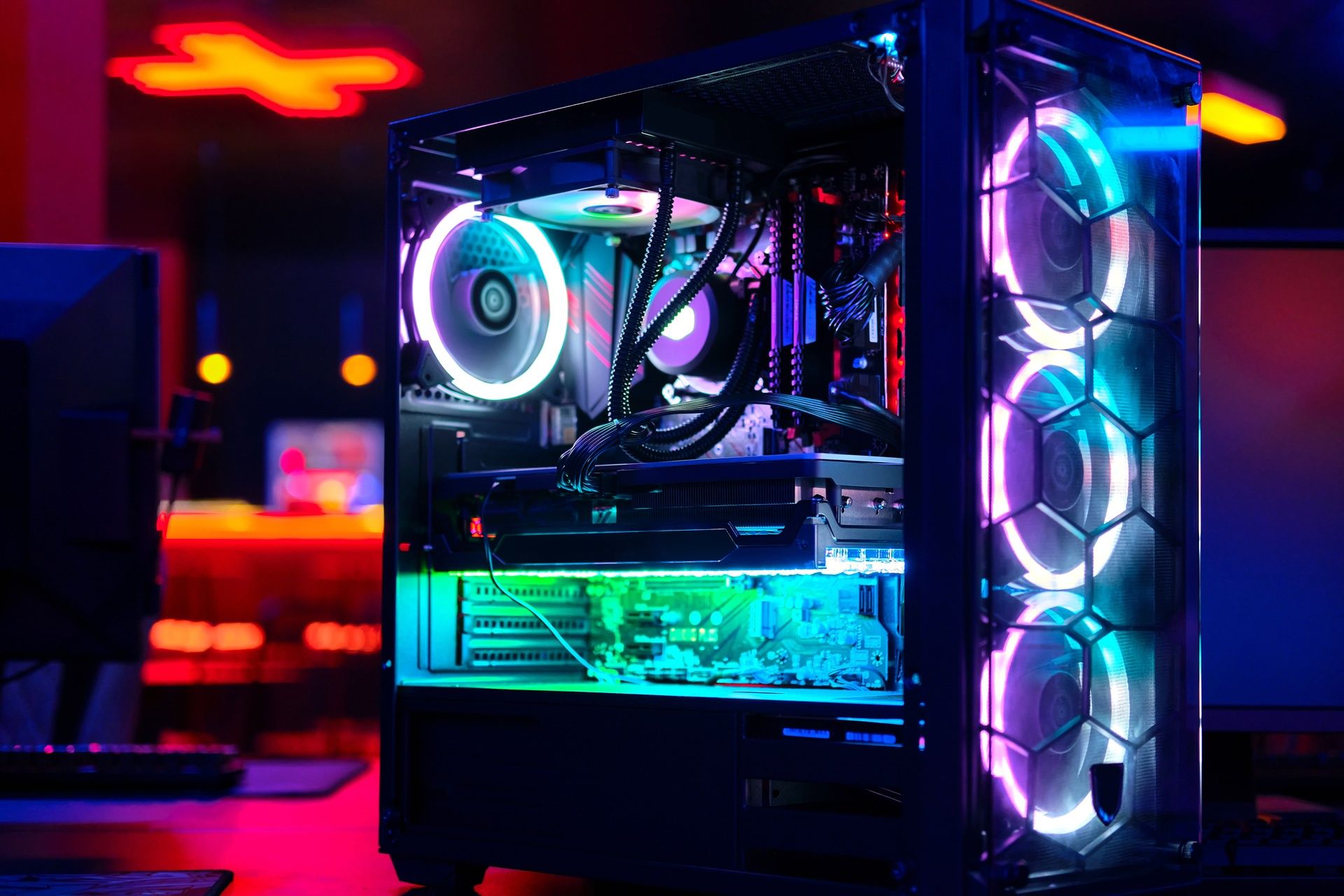 Czas na upgrade? 5 komputerów gamingowych wartych uwagi