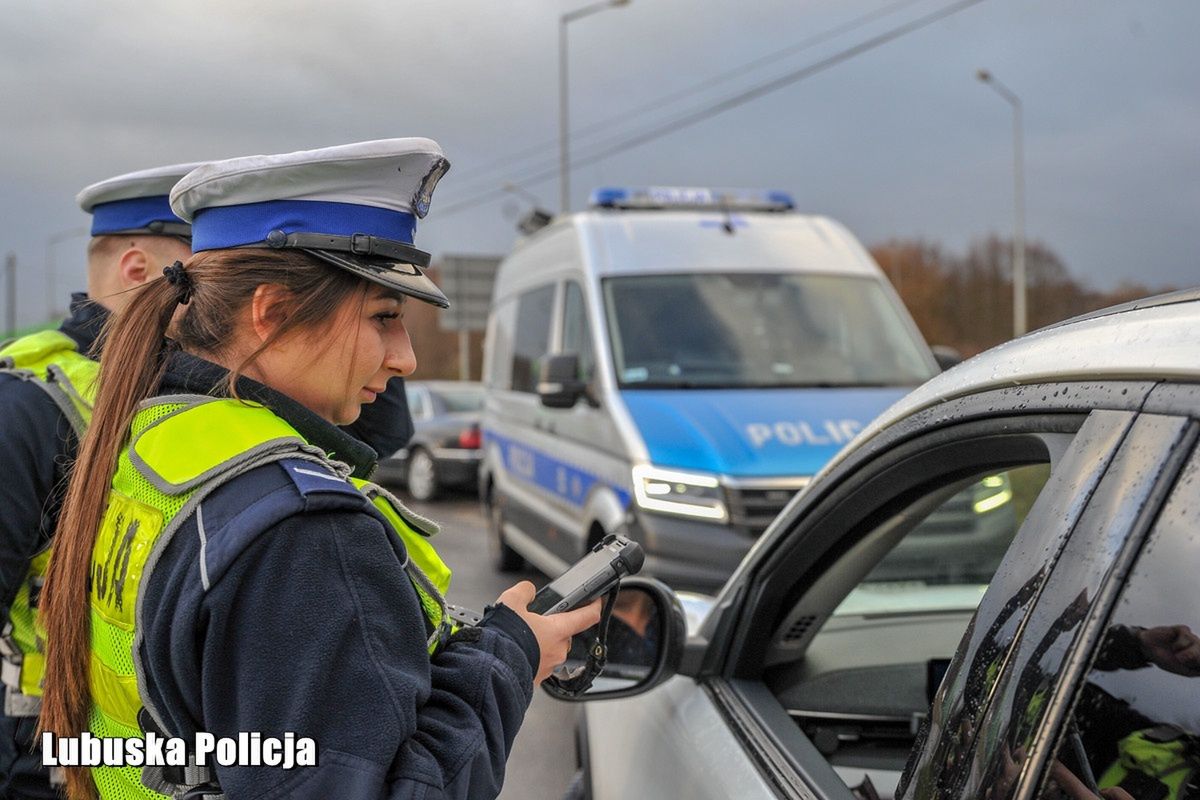 Prawo jazdy od 17. roku życia. Polacy są na "tak", ale dość nieśmiało