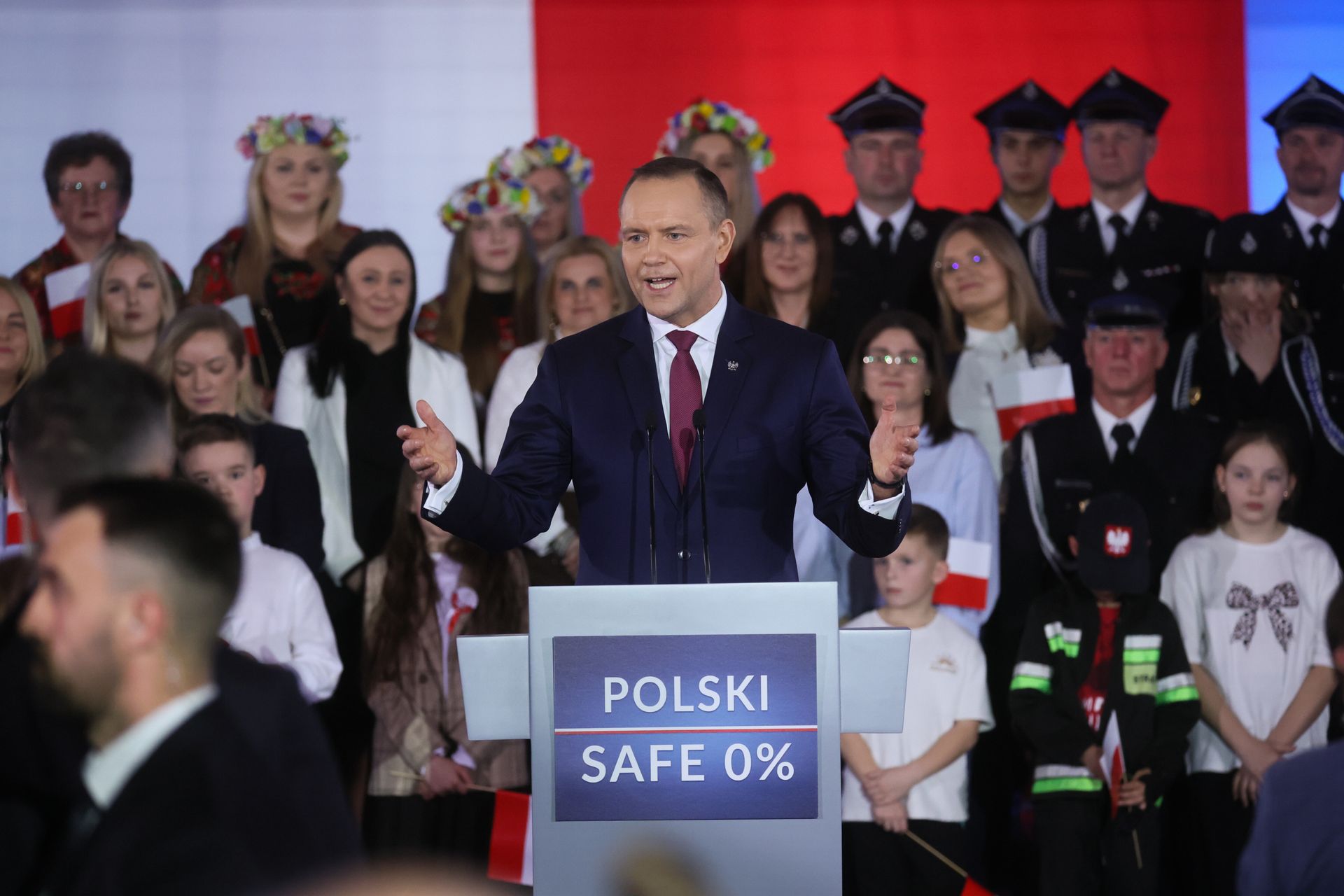 Polacy ocenili weto Nawrockiego. W większości są niezadowoleni