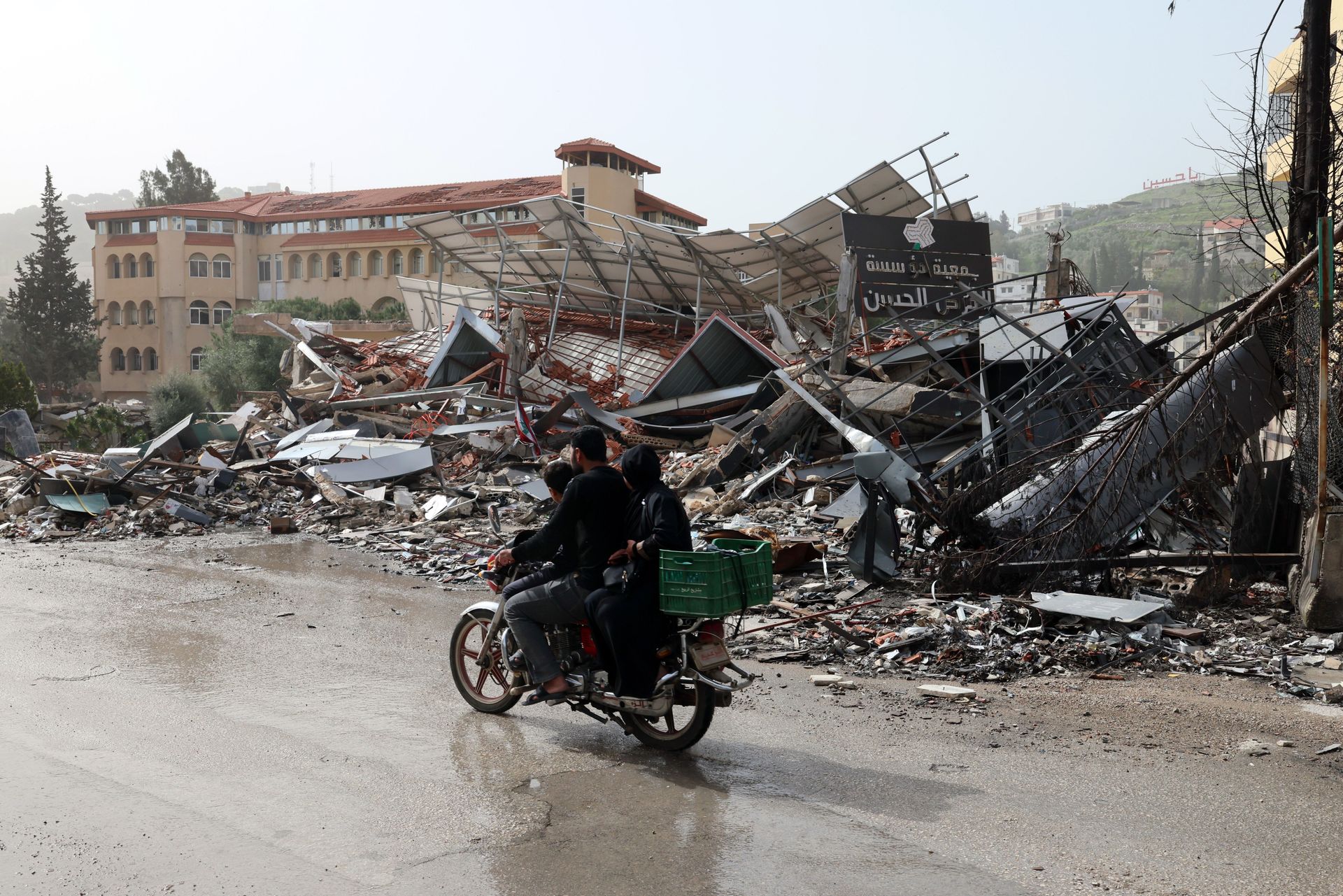 Izrael wyznaczył "żółte linie". Pierwsze ataki na Hezbollah mimo rozejmu