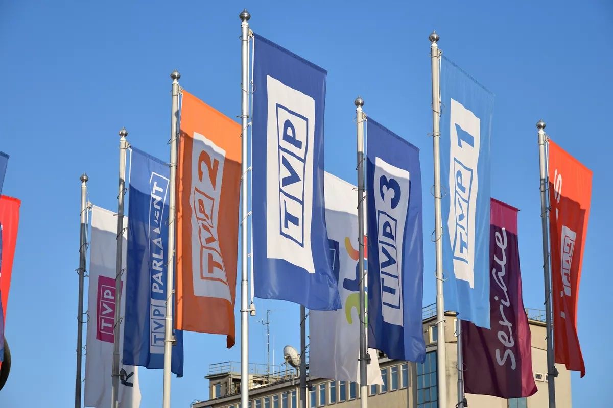 TVP ma więcej pracowników w oddziałach. Pensje 5 proc. w górę, ubyło dyrektorów i kierowników