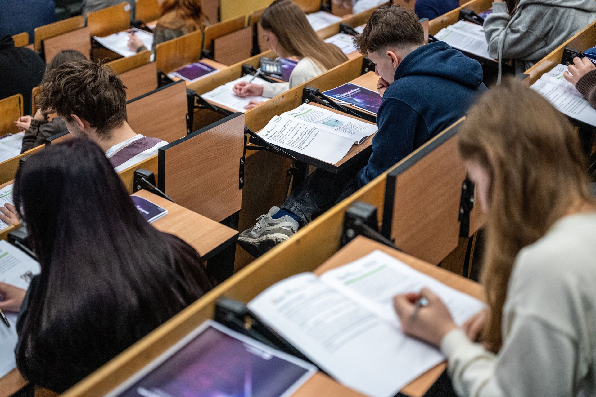 Matury 2026 wystartowały. Trwa pisemny polski