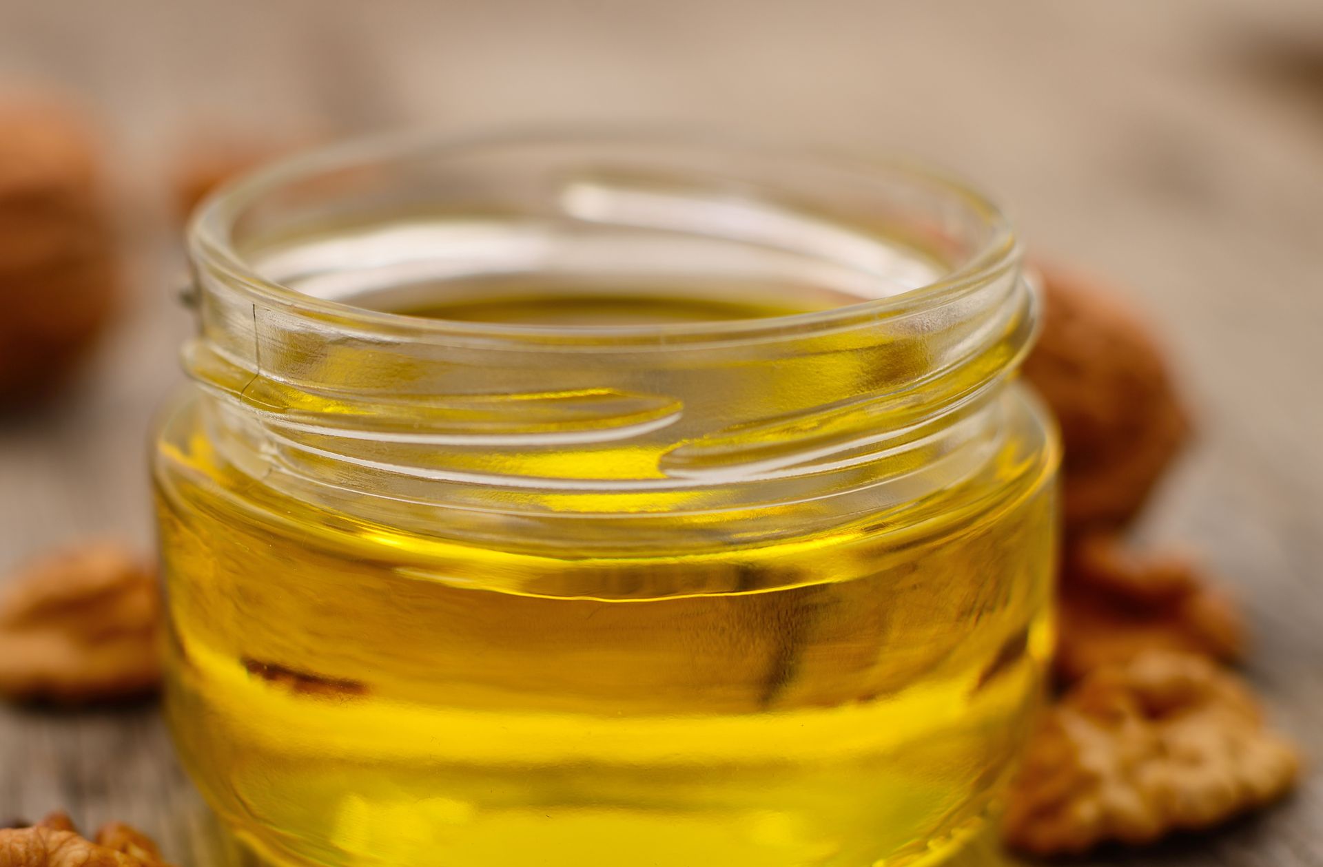 Wlej do sałatki albo polej nim pierogi. Pomaga obniżać cholesterol i zwiększa odporność na stres